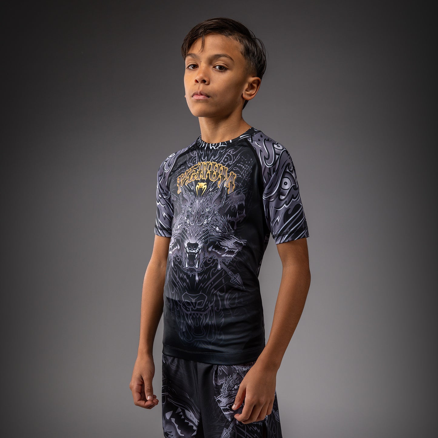 Venum Wolf Atak Rashguard a Maniche Corte Per Bambini – Nero/Grigio