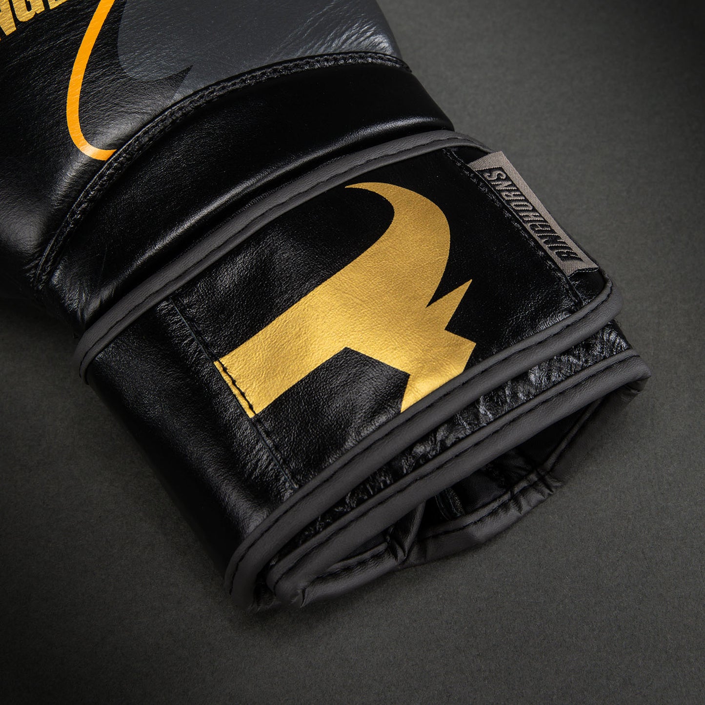 Ringhorns Charger by Venum Guantoni da boxe – Nero/Oro