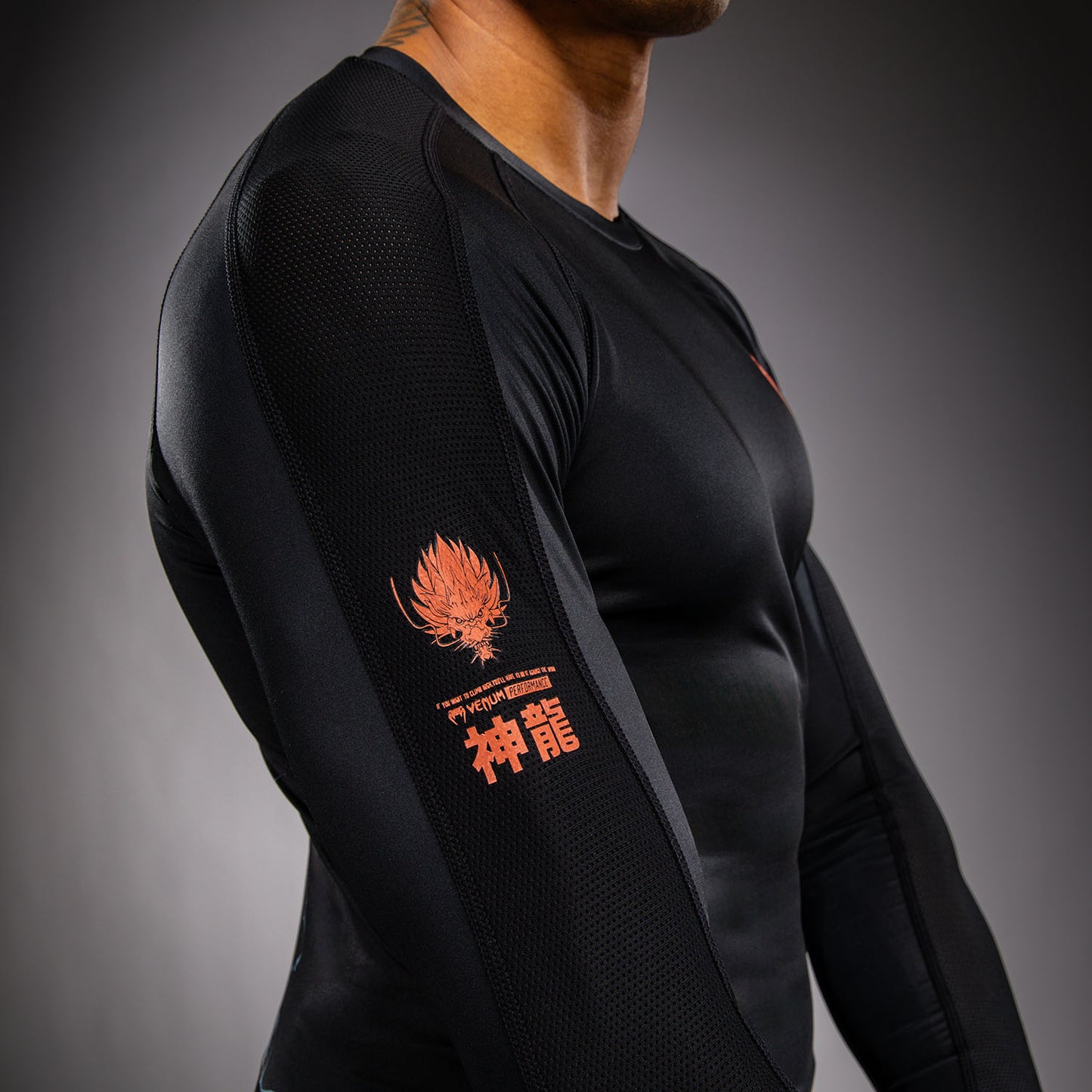 Venum Thunder Dragon Rashguard a Maniche Lunghe – Nero/Grigio/Rame