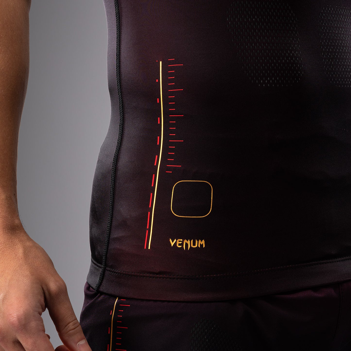 Venum Tactical XT Rashguard a maniche corte - Nero/Bordeaux/Oro