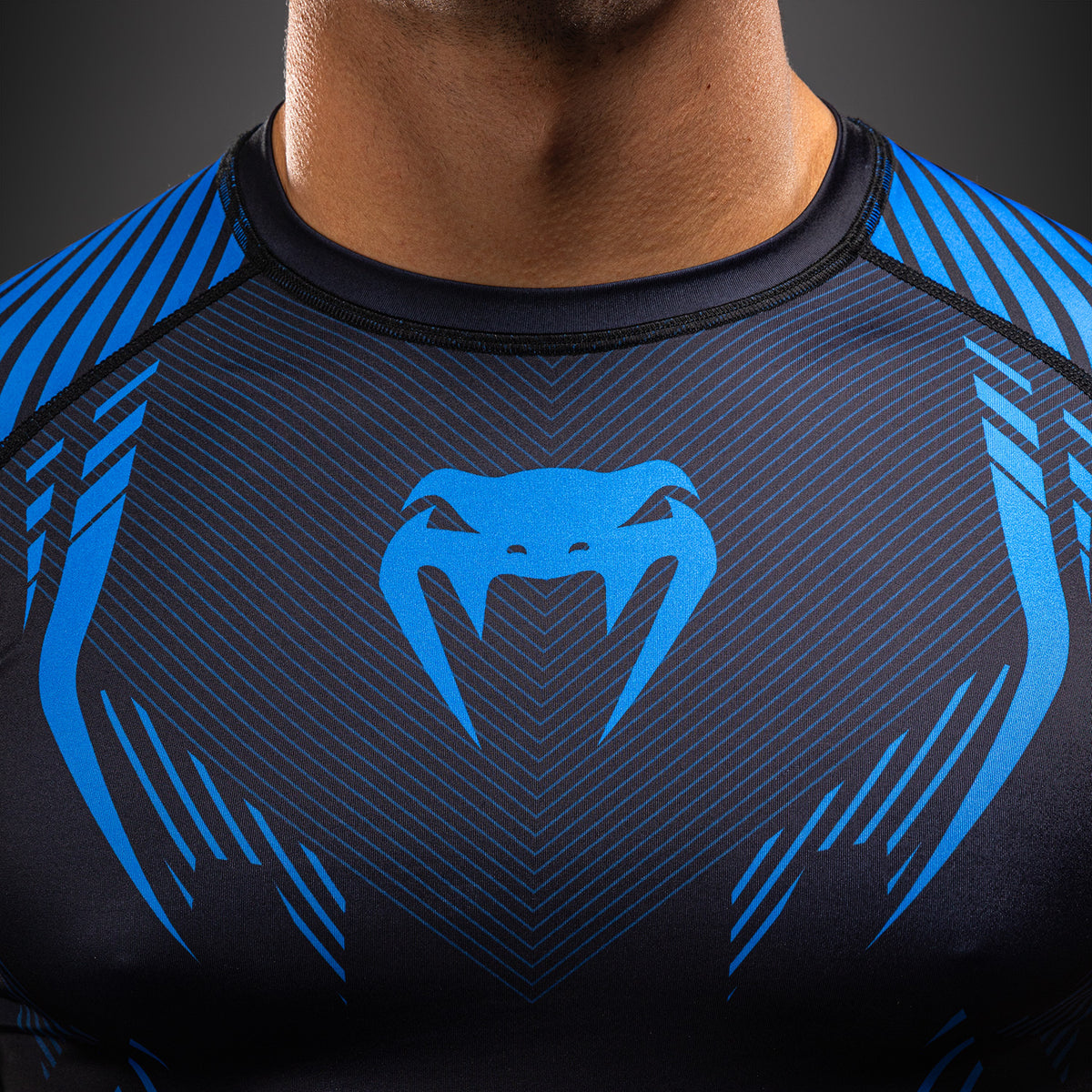 Venum No-Gi 6.0 Rashguard a Maniche Corte - Nero/Blu