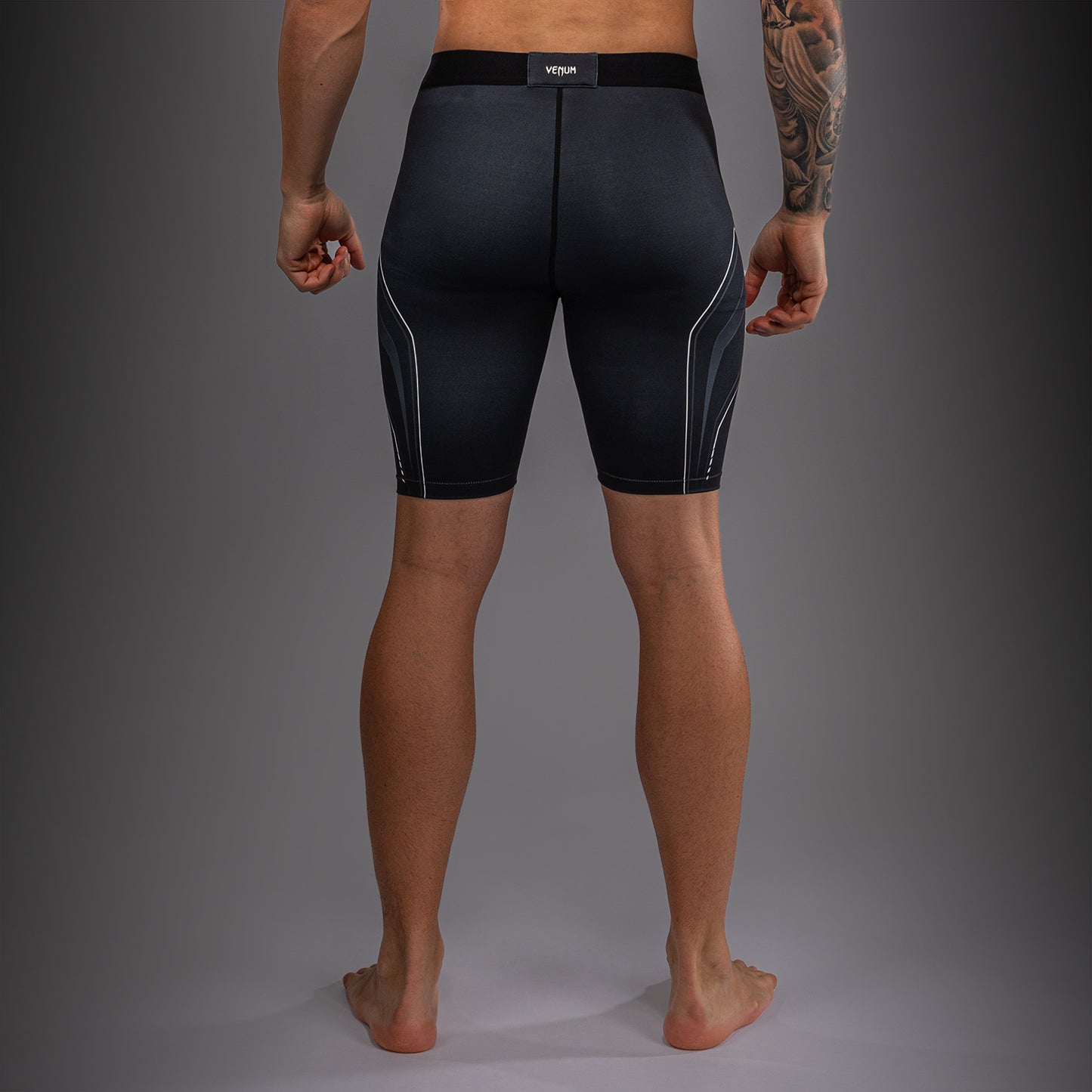 Venum Streamline Pantaloncini a Compressione – Nero/Bianco