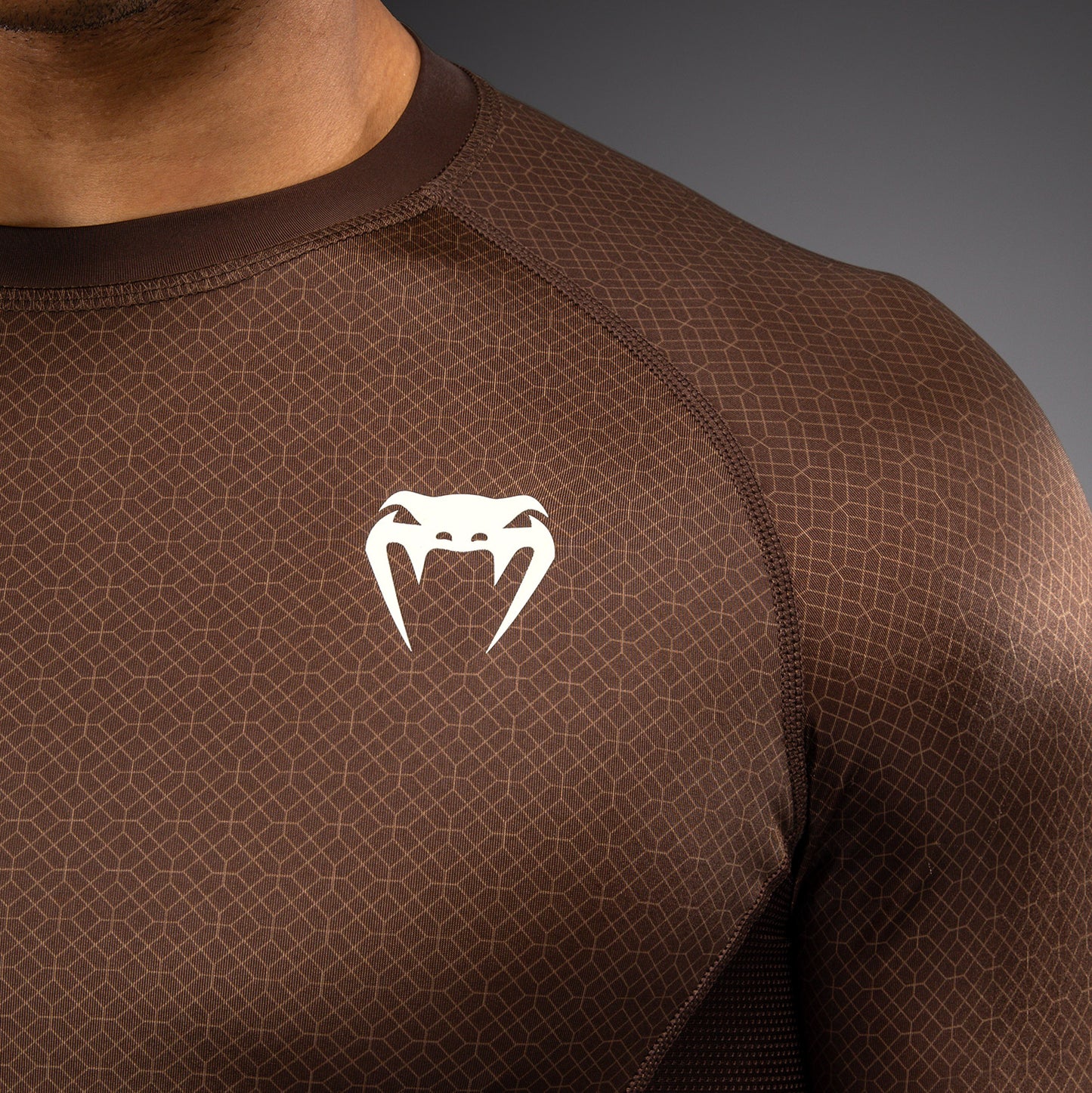 Venum x Roger Gracie Academy Rashguard a Maniche Corte - Marrone Scuro