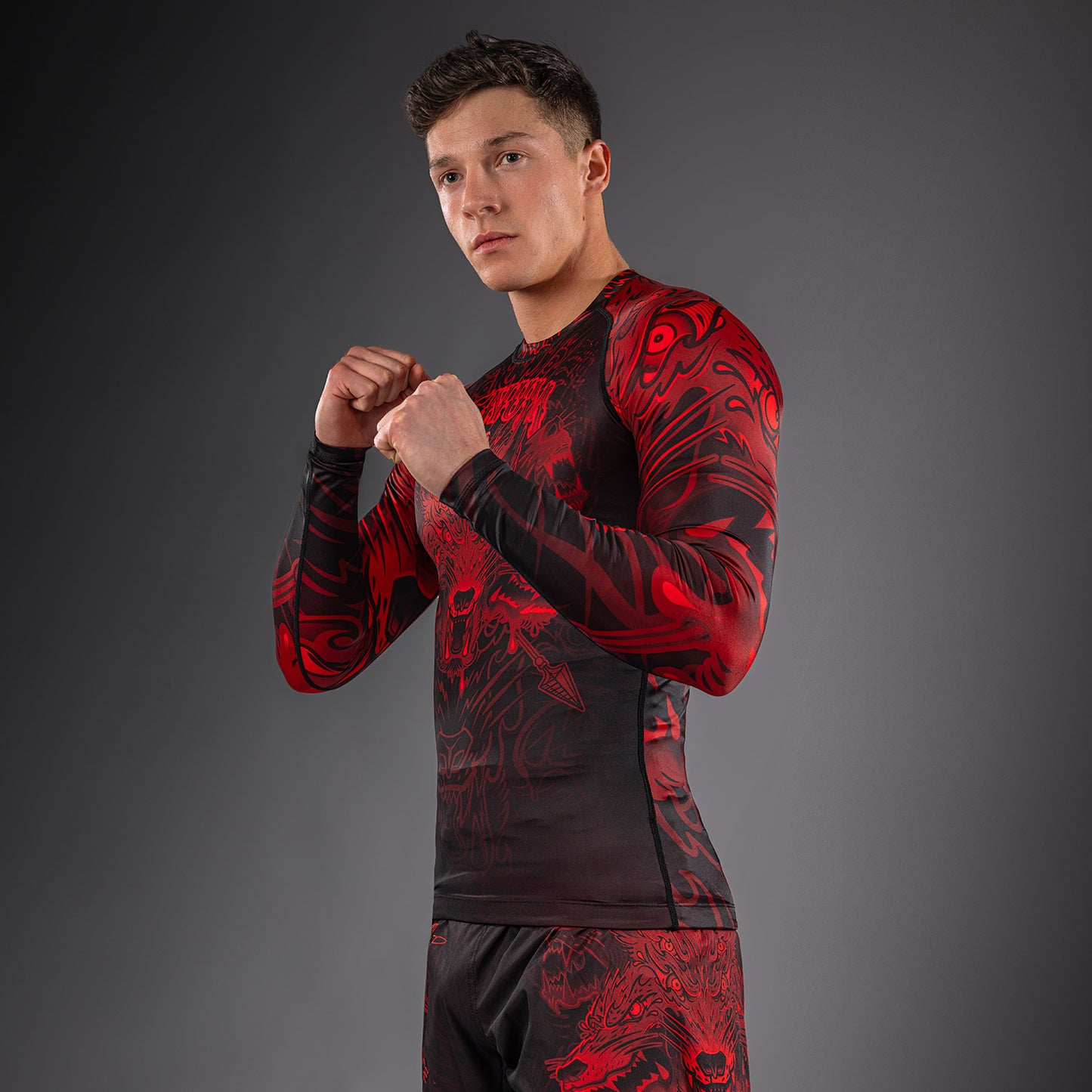 Venum Wolf Atak Rashguard a Maniche Lunghe – Nero/Rosso