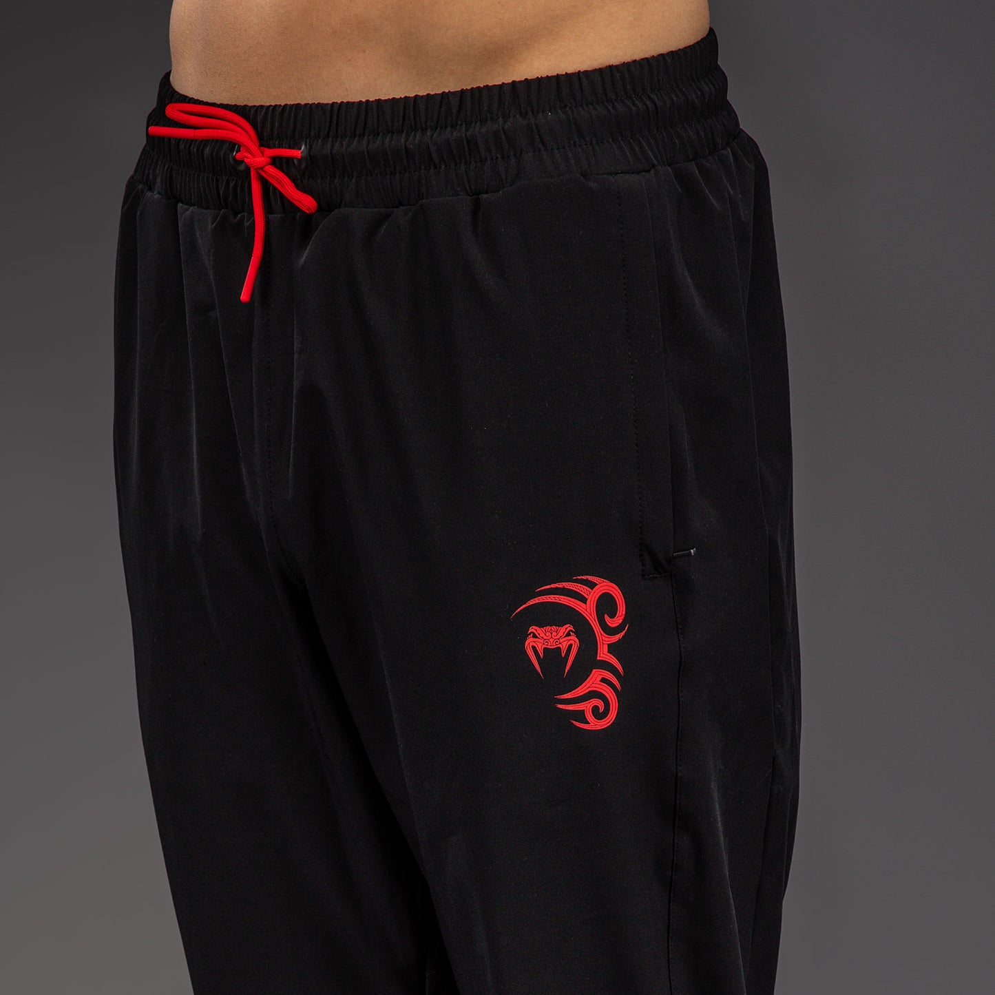 Venum x Mike Tyson Tiger Pantaloni da Jogging - Nero Profondo/Rosso Intenso