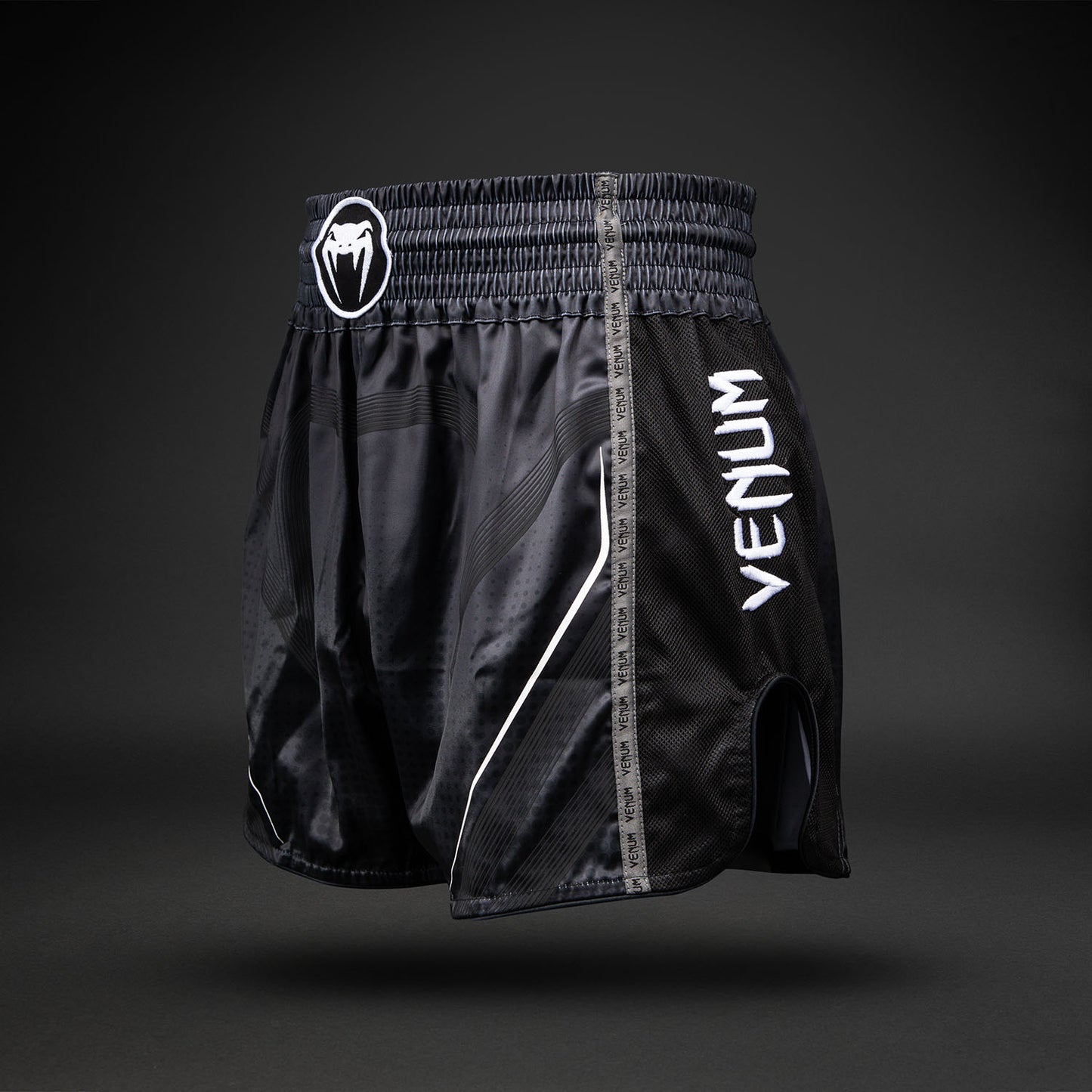 Venum Stealth Pantaloncini Muay Thaï – Nero/Bianco
