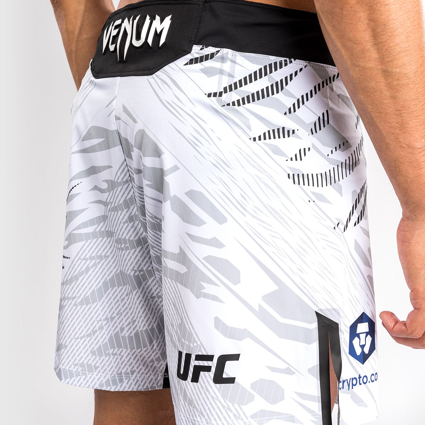 UFC Fusion by Venum Authentic Fight Night Shorts da Lotta per Uomo - Fit Corto - Bianco