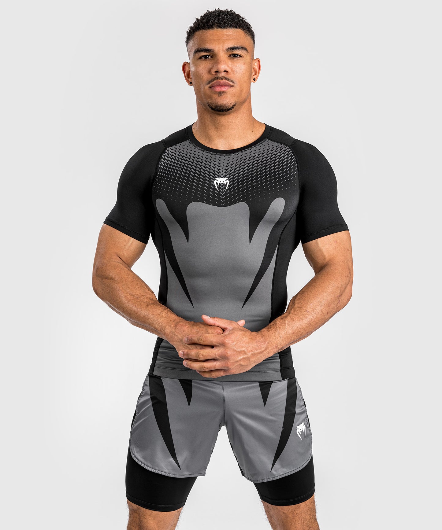Venum Attack Rashguard a Maniche Corte da Uomo - Nero/Grigio