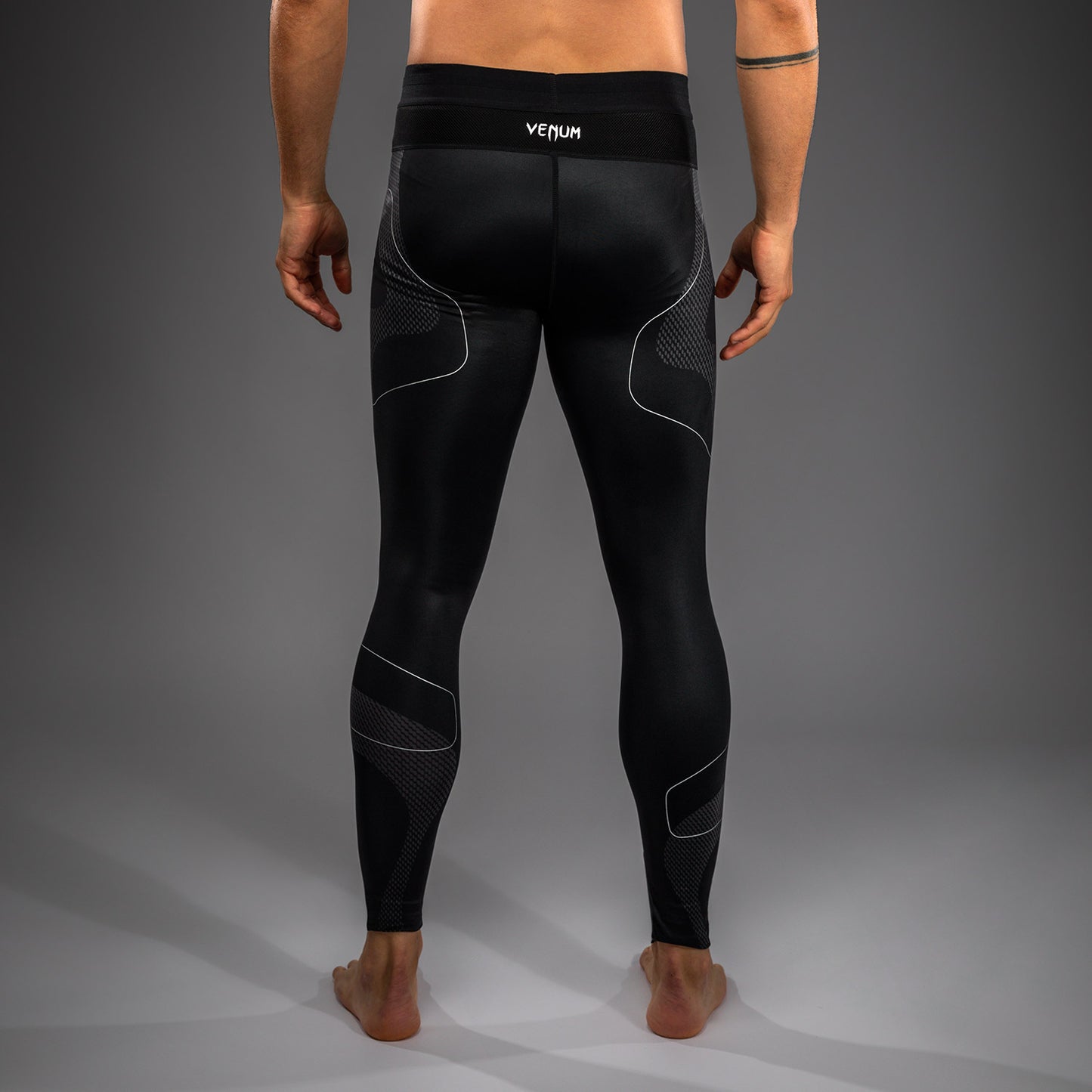 Venum Nexus Pantaloncini Compressivi – Nero/Argento