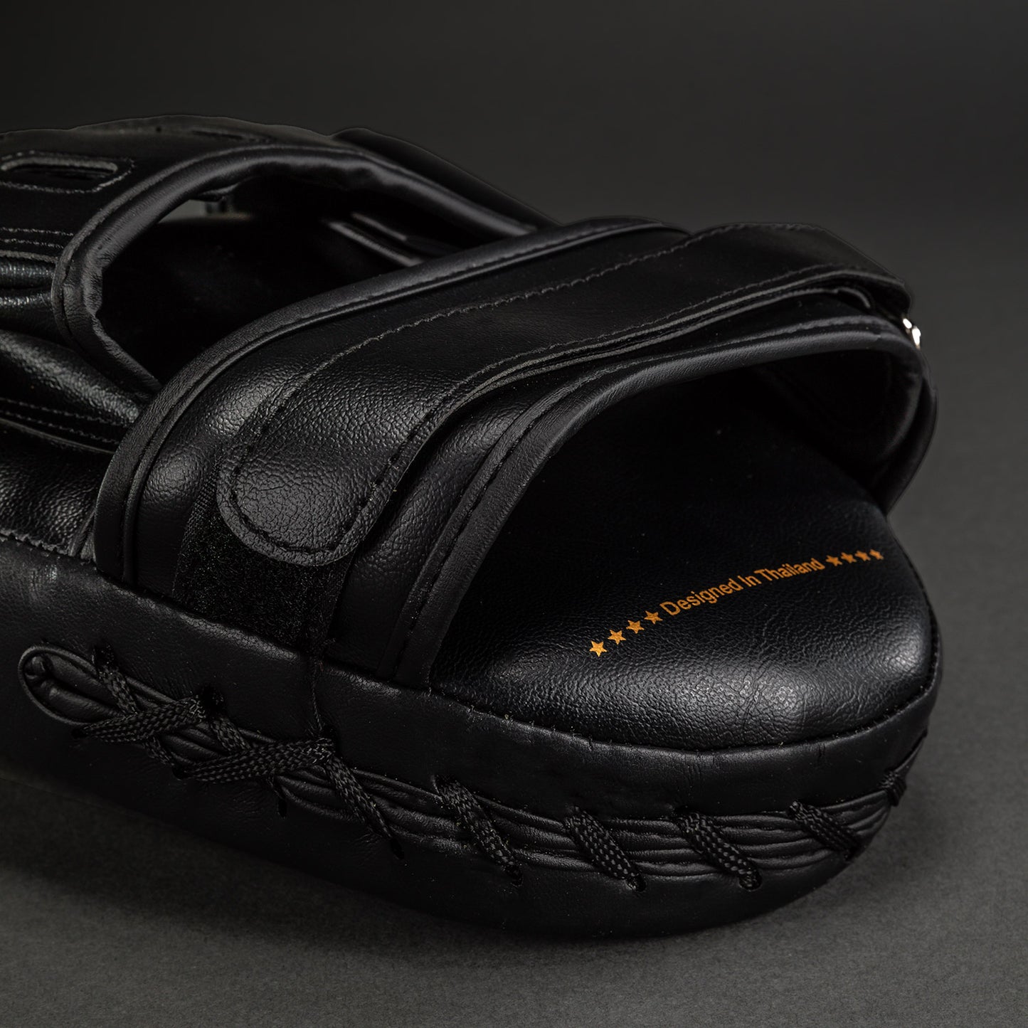 Venum Light Colpitori da Boxe (Paio) - Nero/Oro