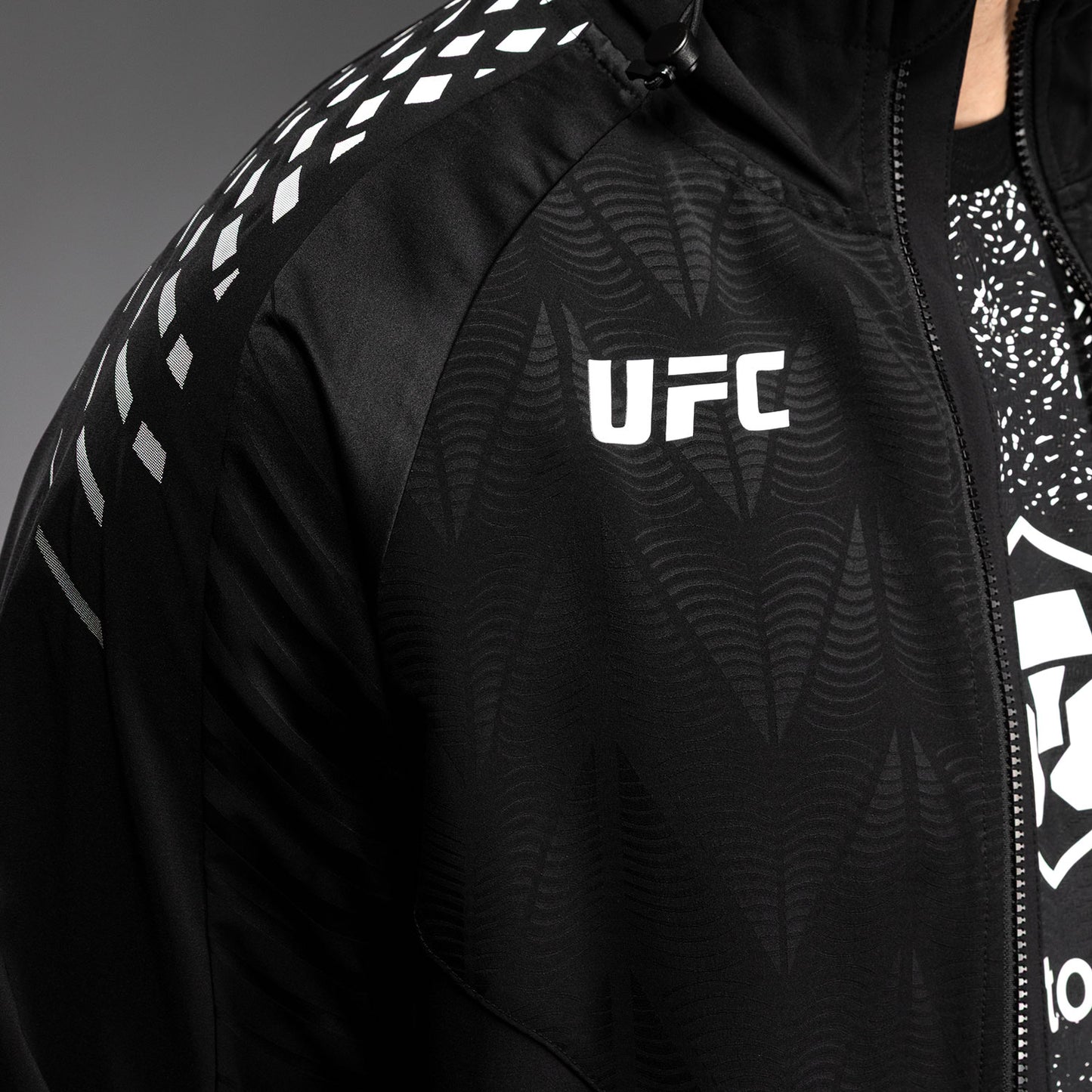 UFC Zenith by Venum Authentic Fight Night Felpa Walkout Uomo - Nero