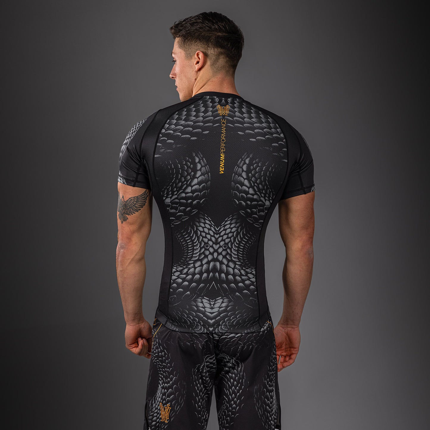 Venum Matupa Rashguard a Maniche Corte - Nero/Grigio/Oro