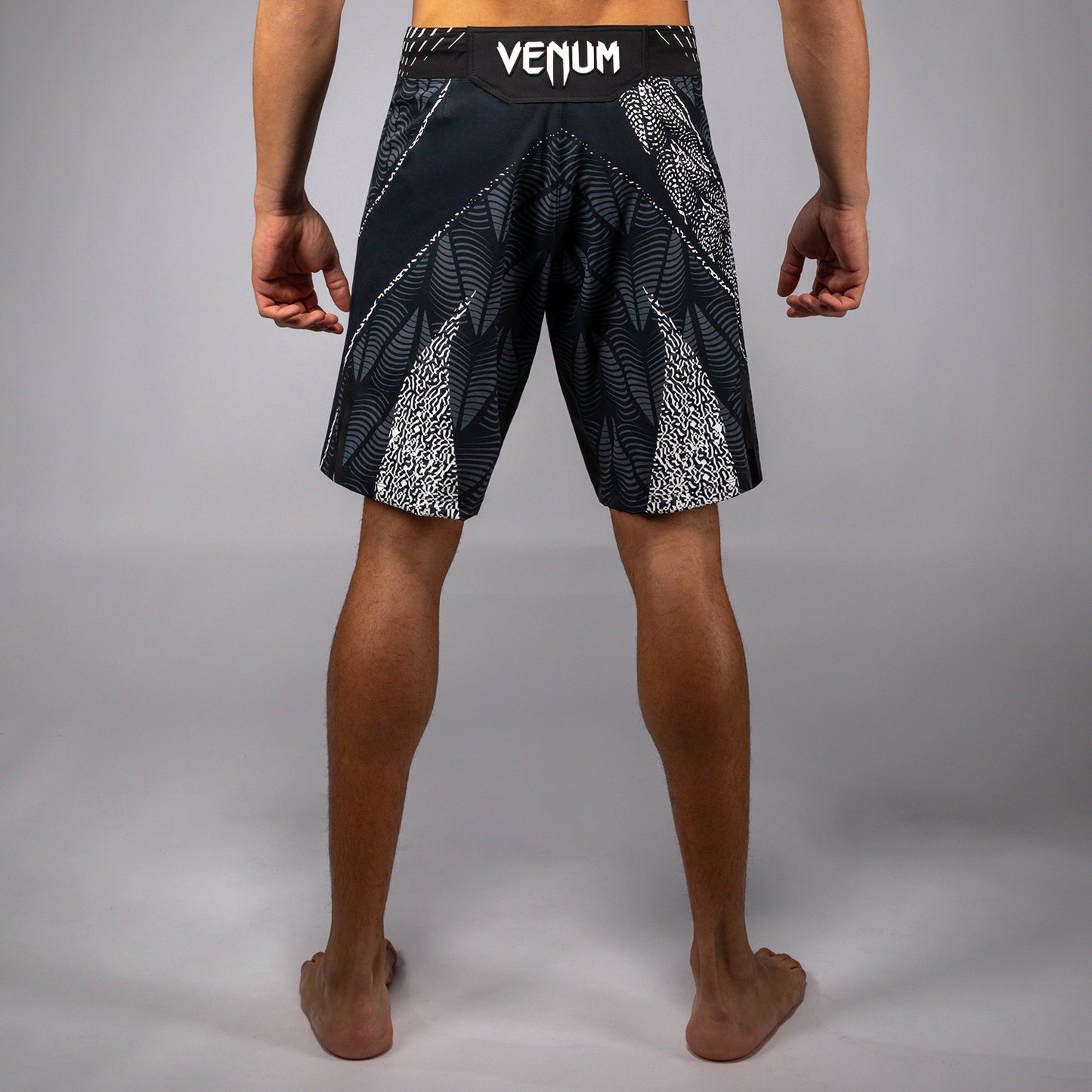 UFC Zenith by Venum Authentic Fight Night Pantaloncini da combattimento Fit lungo Uomo Personalizzato - Nero