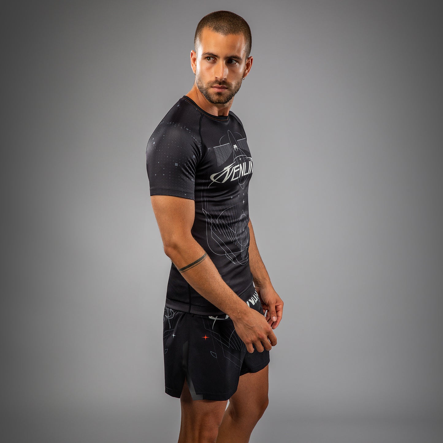 Venum Eclipse Rashguard a manica corta – Nero/Avorio