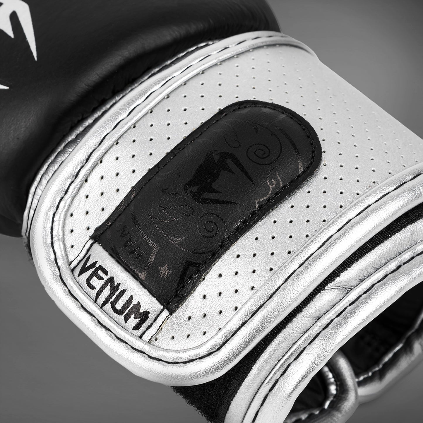 Guantoni da boxe Venum Power 2.0 - Nero/Argento
