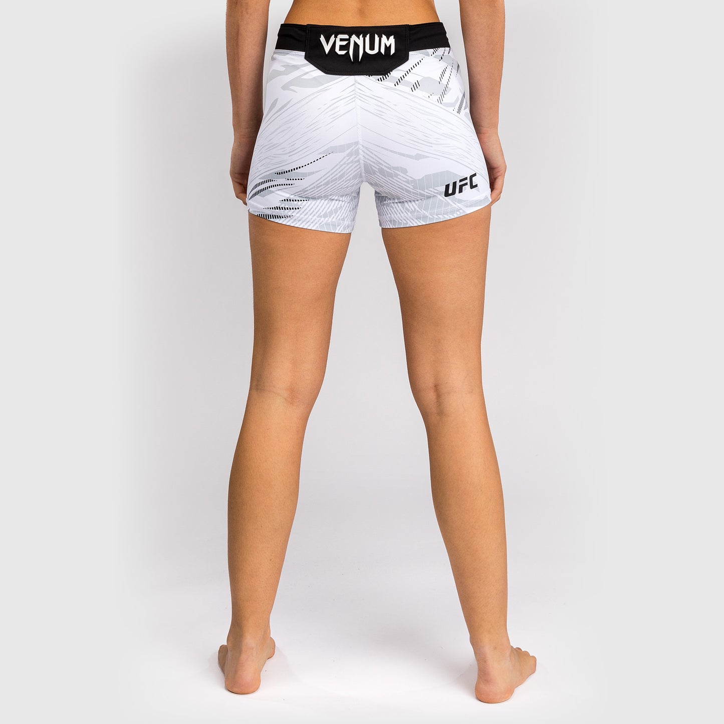 UFC Fusion by Venum Authentic Fight Night Vale Tudo Shorts per Donna - Fit Corto - Bianco