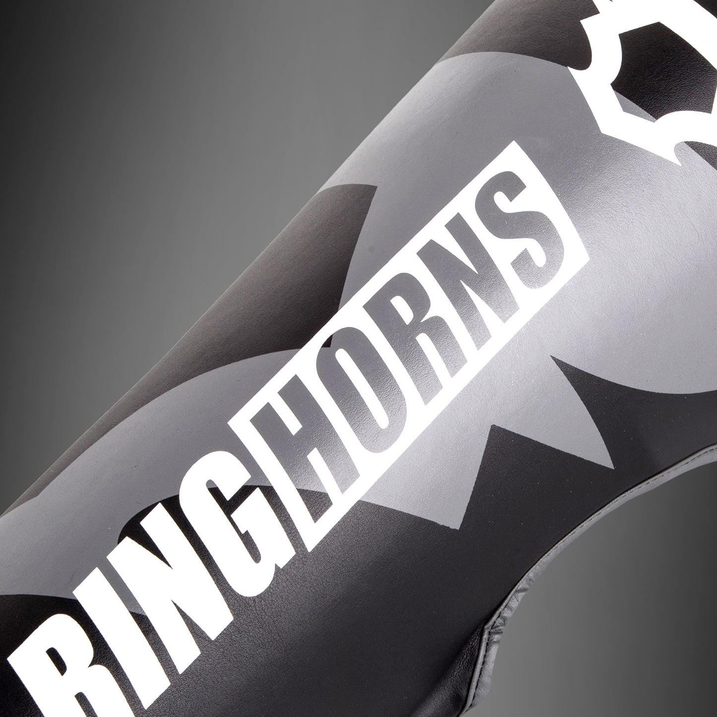Ringhorns Charger by Venum Shin Guards – Nero