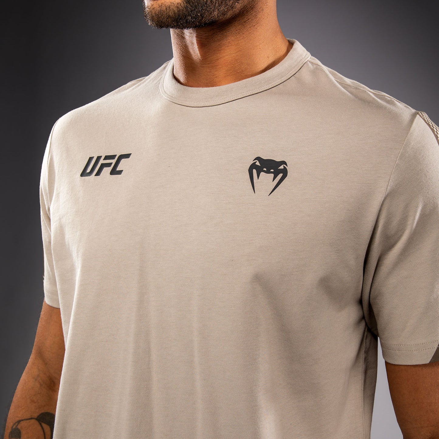 Venum UFC Unity by Venum Authentic Fight Week T-shirt a Maniche Corte da Uomo - Sabbia