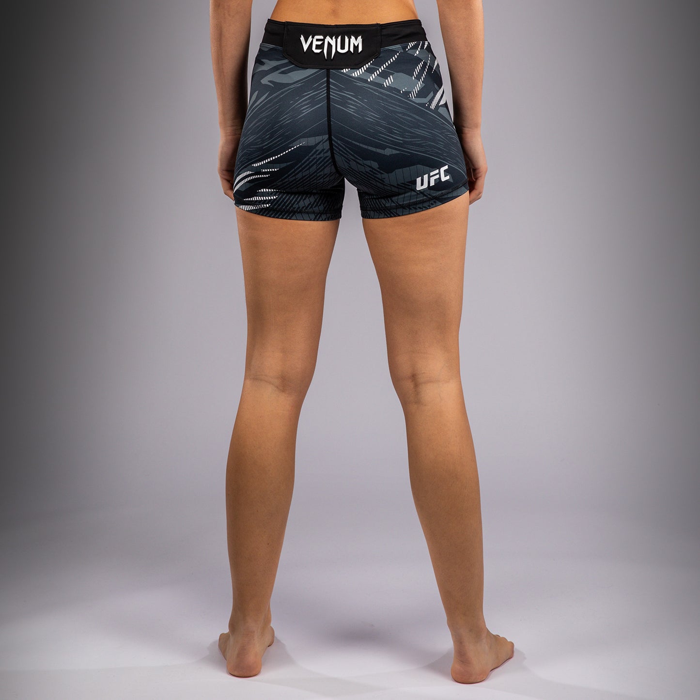 UFC Fusion by Venum Authentic Fight Night Vale Tudo Shorts per Donna - Fit Corto - Nero