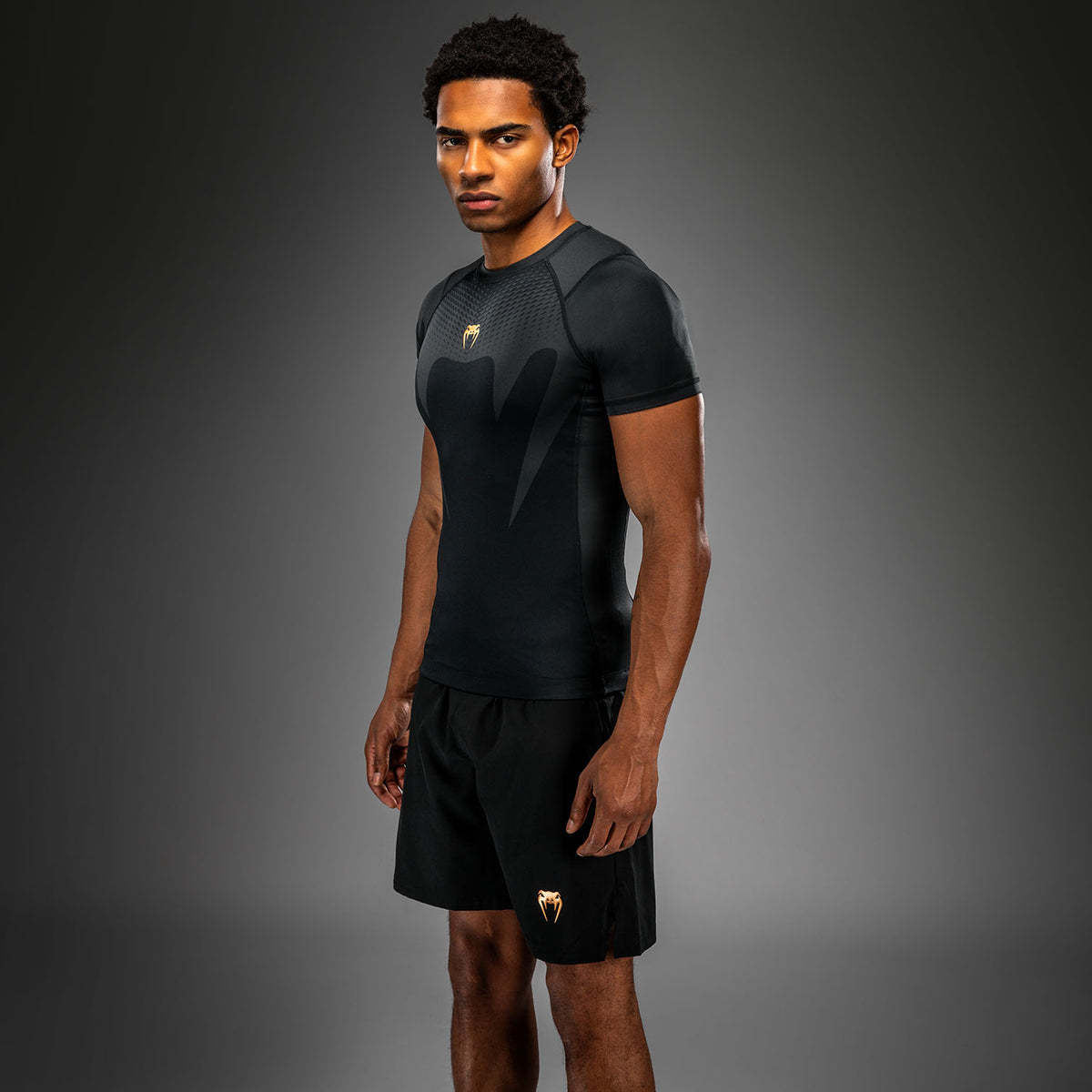 Venum Attack Rashguard a maniche corte - Nero/Oro