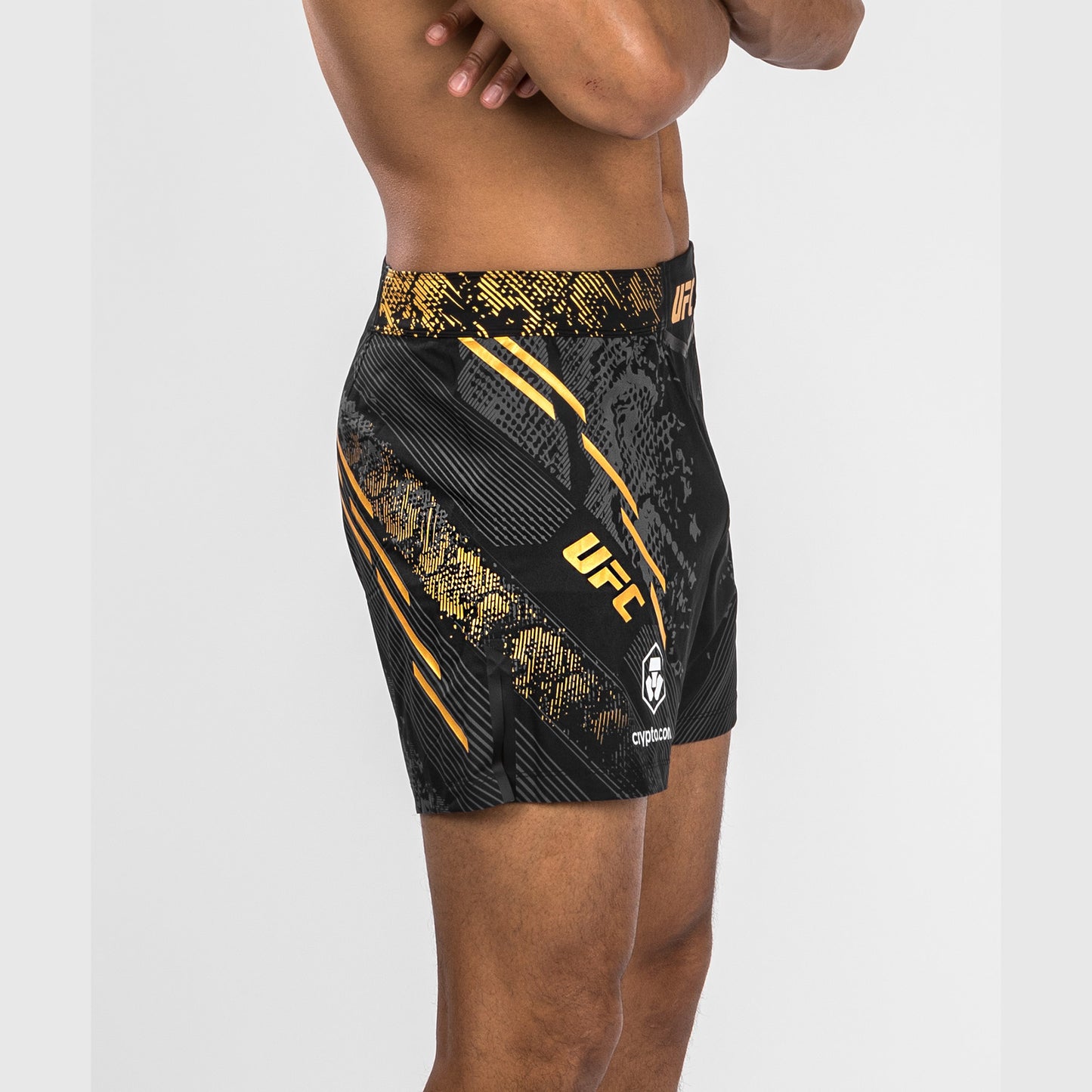 Pantaloncini da combattimento UFC Adrenaline by Venum personalizzati Authentic Fight Night Uomo - Short Fit - Nero/Oro