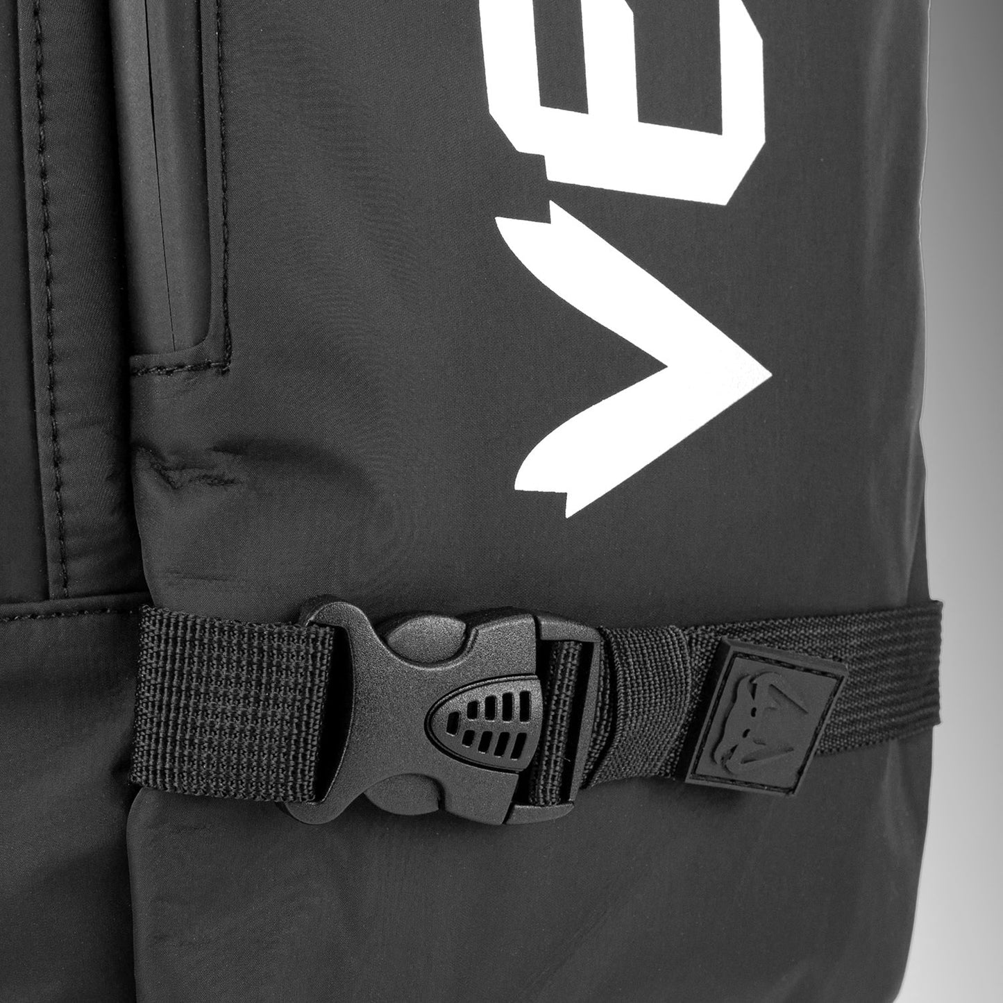Venum Challenger Pro Evo Zaino (20-25L) – Nero/Bianco