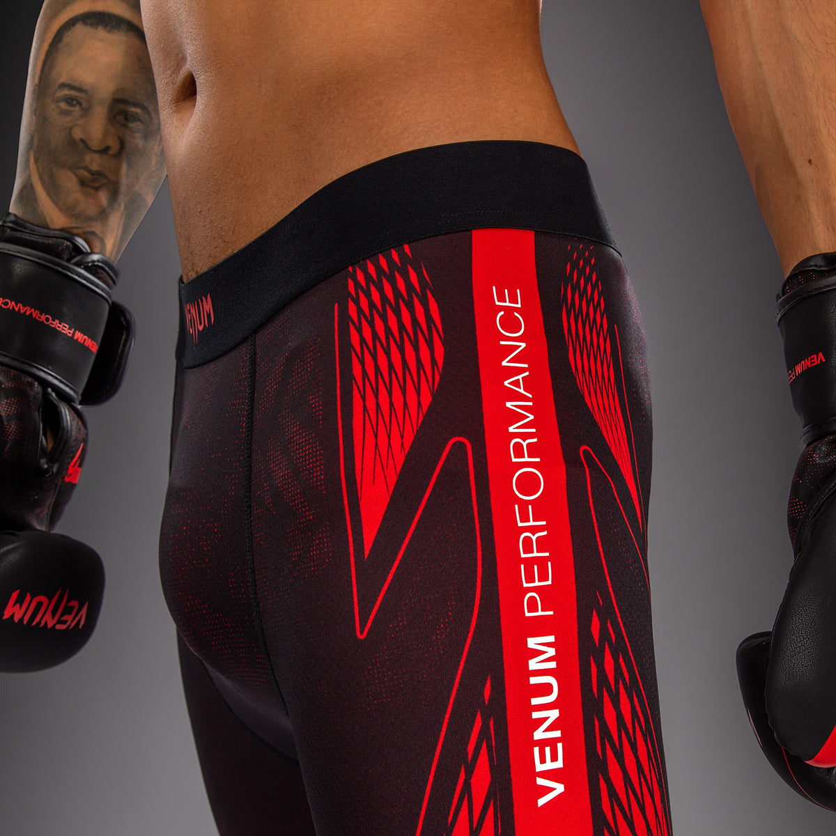 Venum Amazonia Reborn Pantaloni a compressione - Nero/Rosso