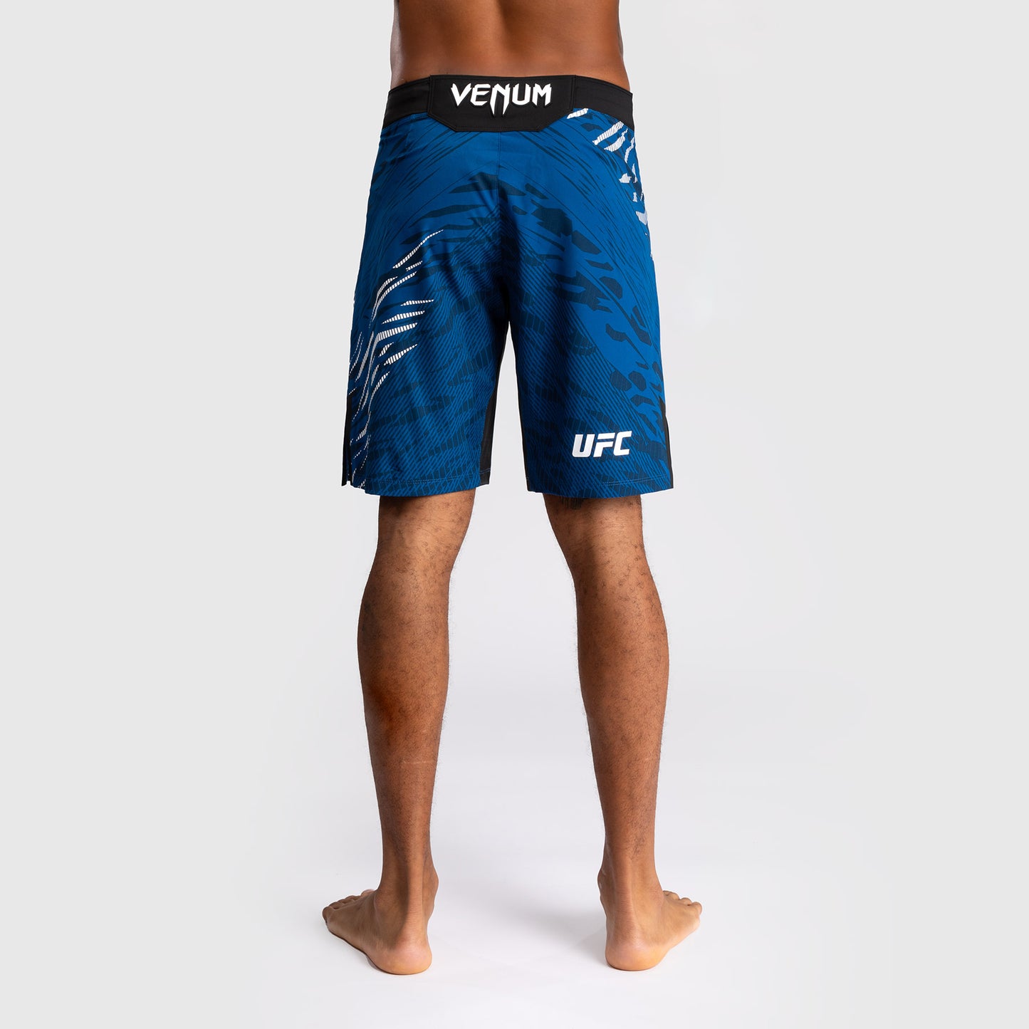 UFC Fusion by Venum Personalizzati Authentic Fight Night Shorts da Lotta per Uomo - Fit Largo - Blu