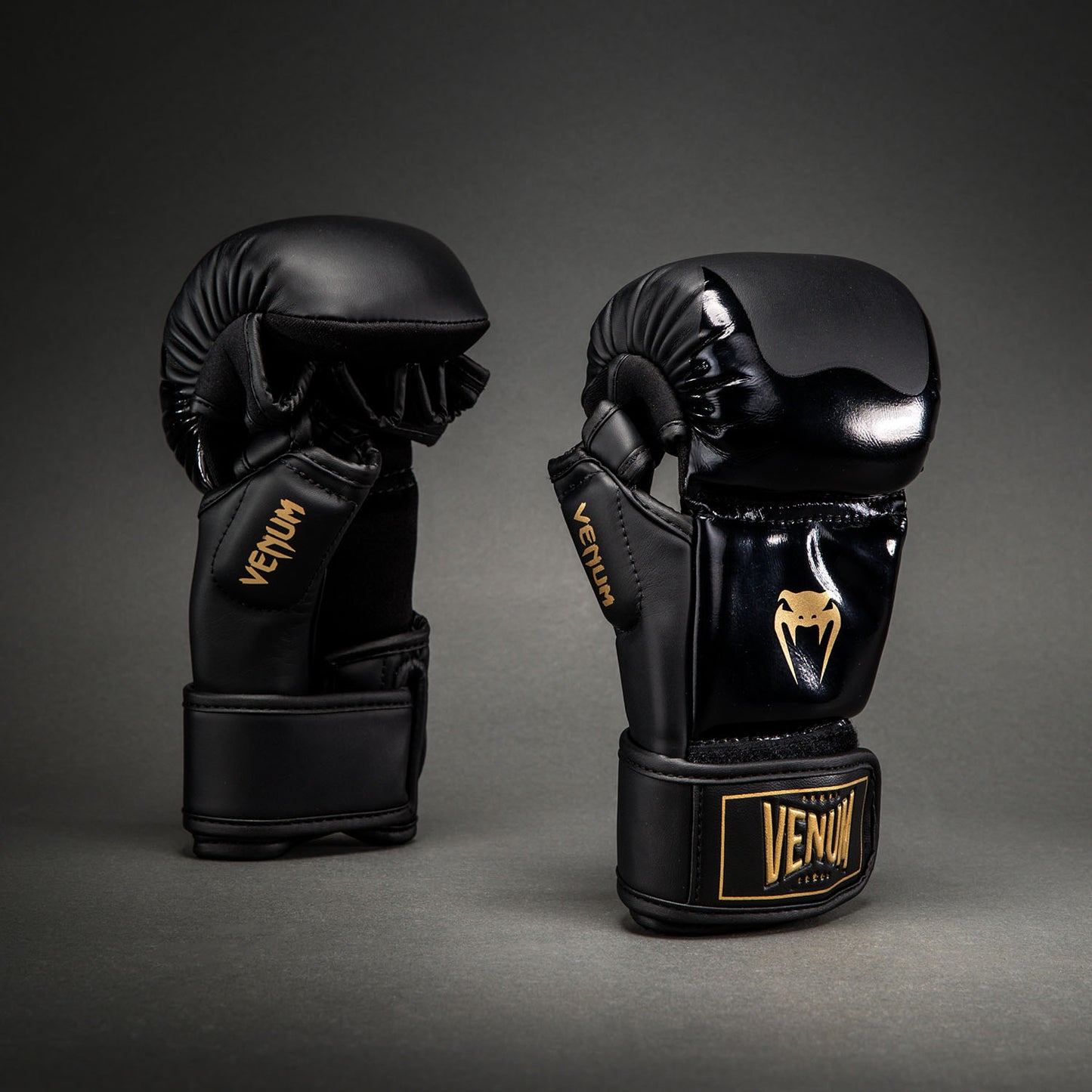 Venum Attack 2.0 Guanti da Sparring – Nero/Oro