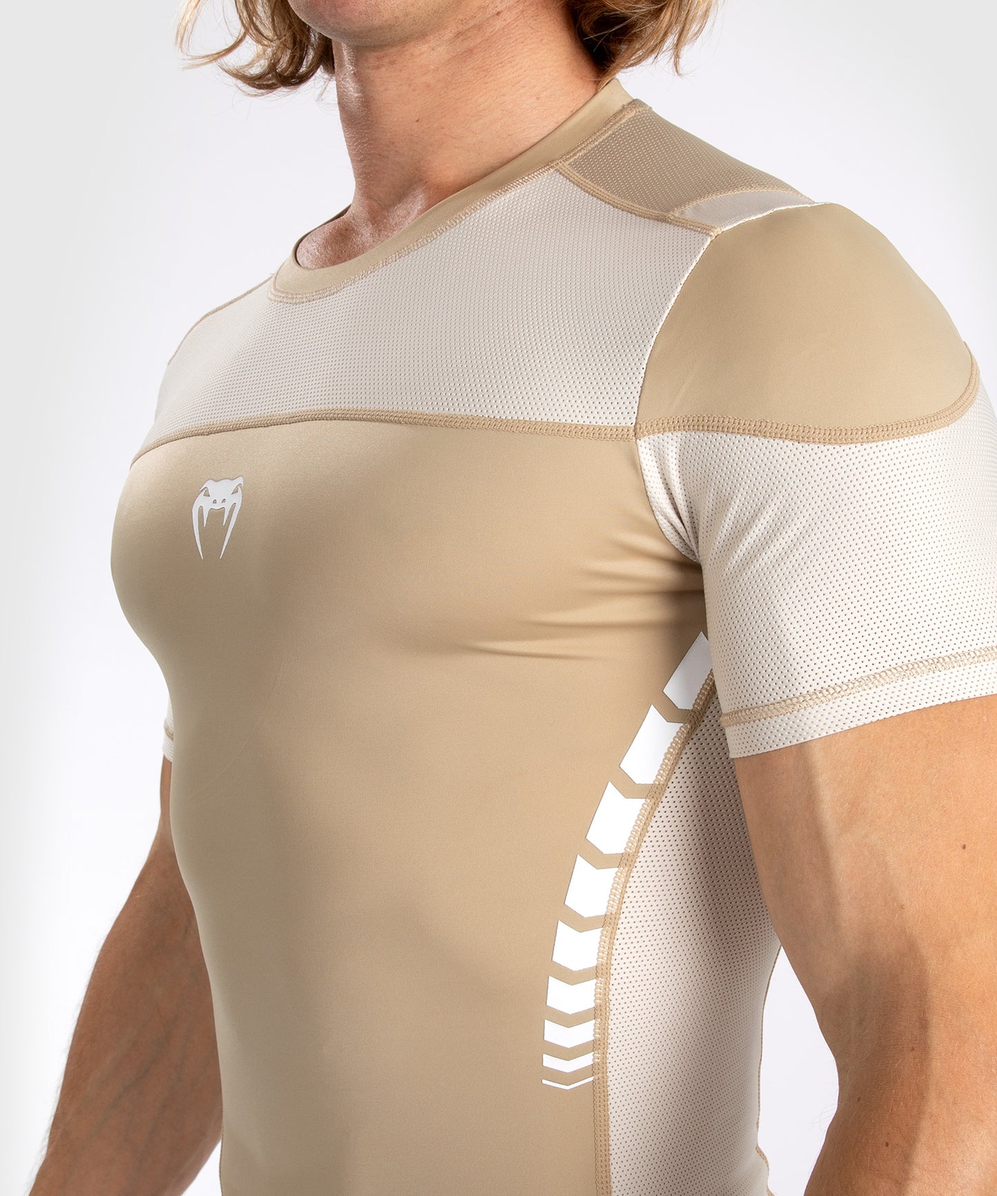 Venum Tempest Rashguard a Maniche Corte per Uomo - Beige/Sabbia