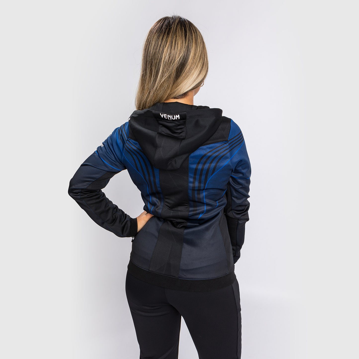 Felpa con cappuccio Walkout da donna UFC Venum Authentic Fight Night 2.0 - Midnight Edition