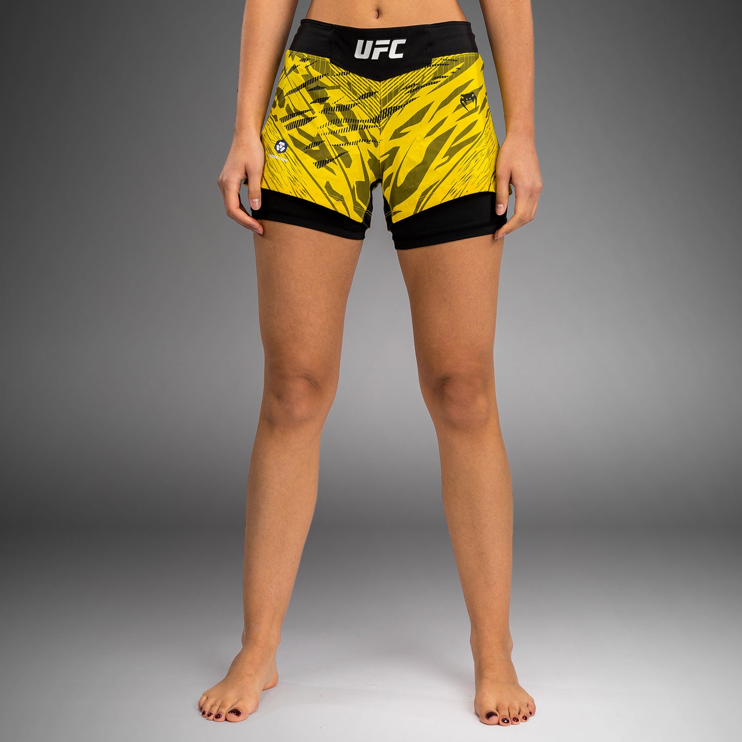 UFC Fusion by Venum Authentic Fight Night Shorts da Lotta per Donna - Giallo