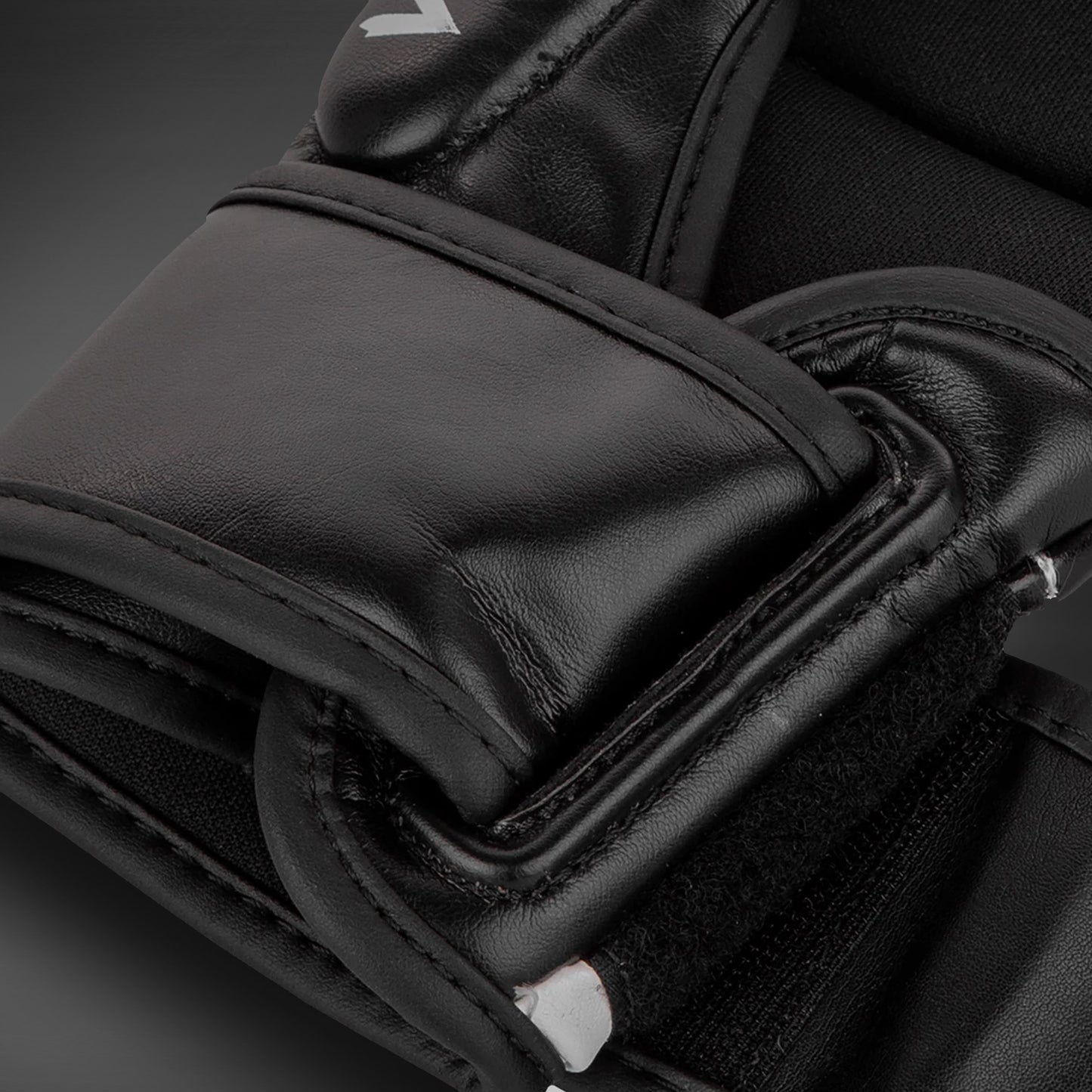 Venum Challenger 3.0 Guanti da combattimento - Bianco/Nero