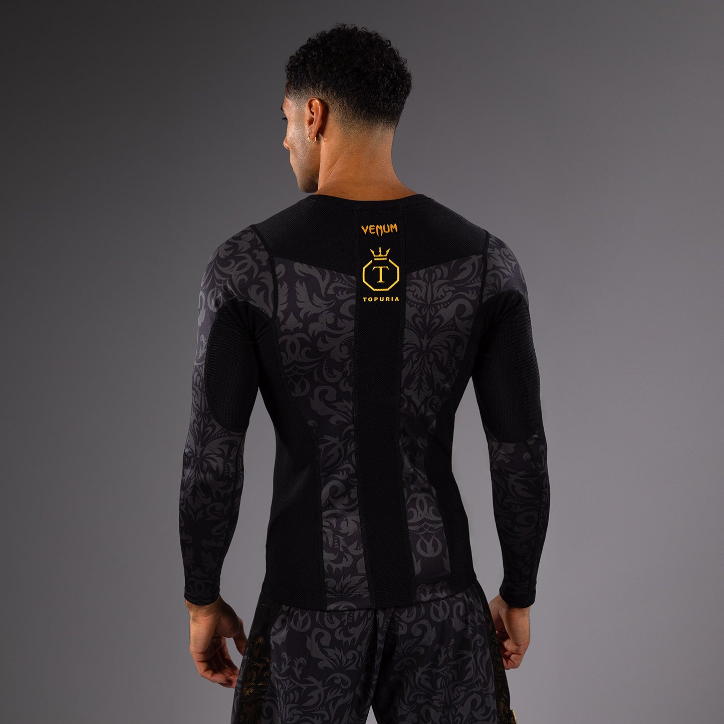 Venum x Topuria Unmatched Edition Rashguard a Maniche Lunghe - Nero/Oro
