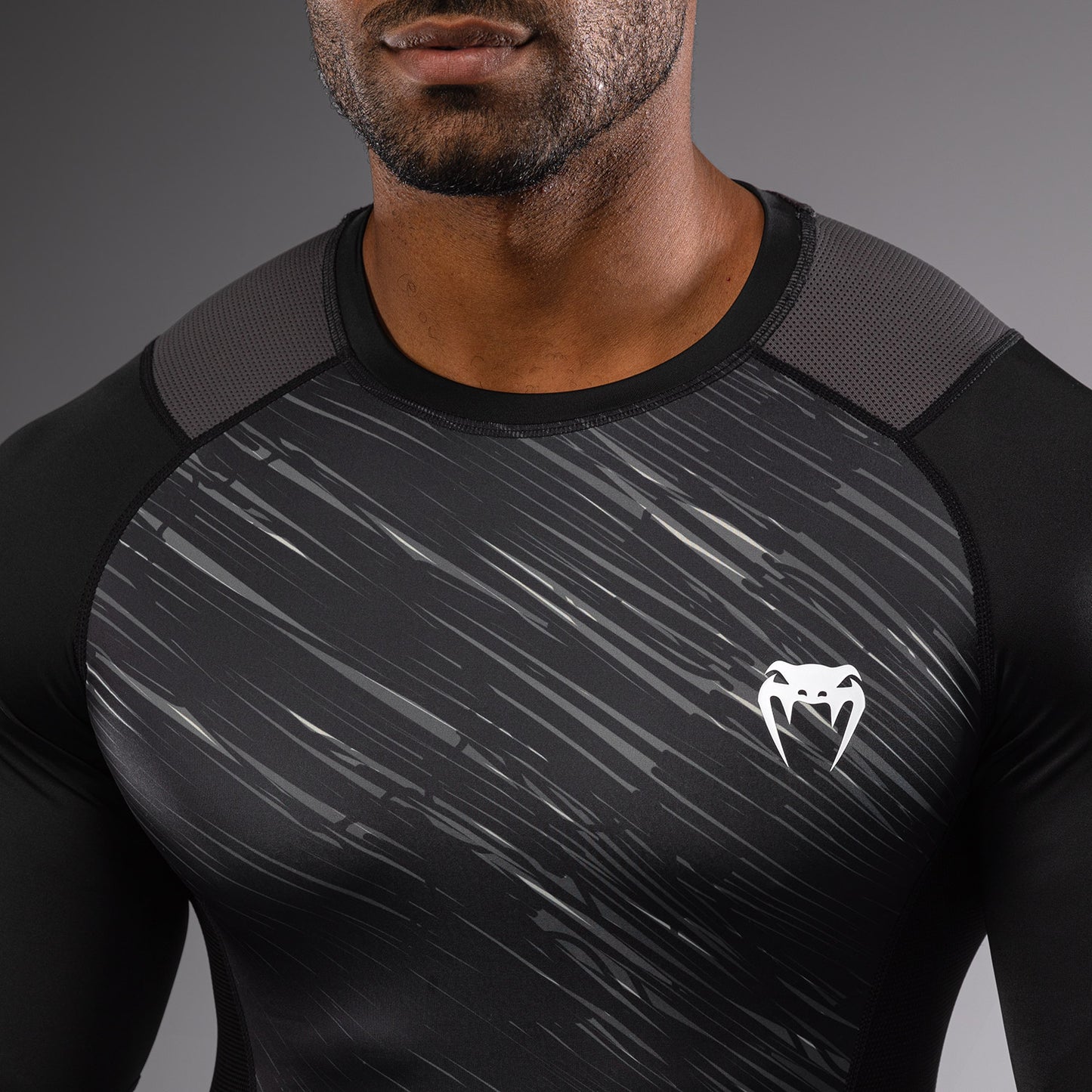 Venum Rapid Rashguard a Maniche Lunghe - Nero/Grigio Tempesta