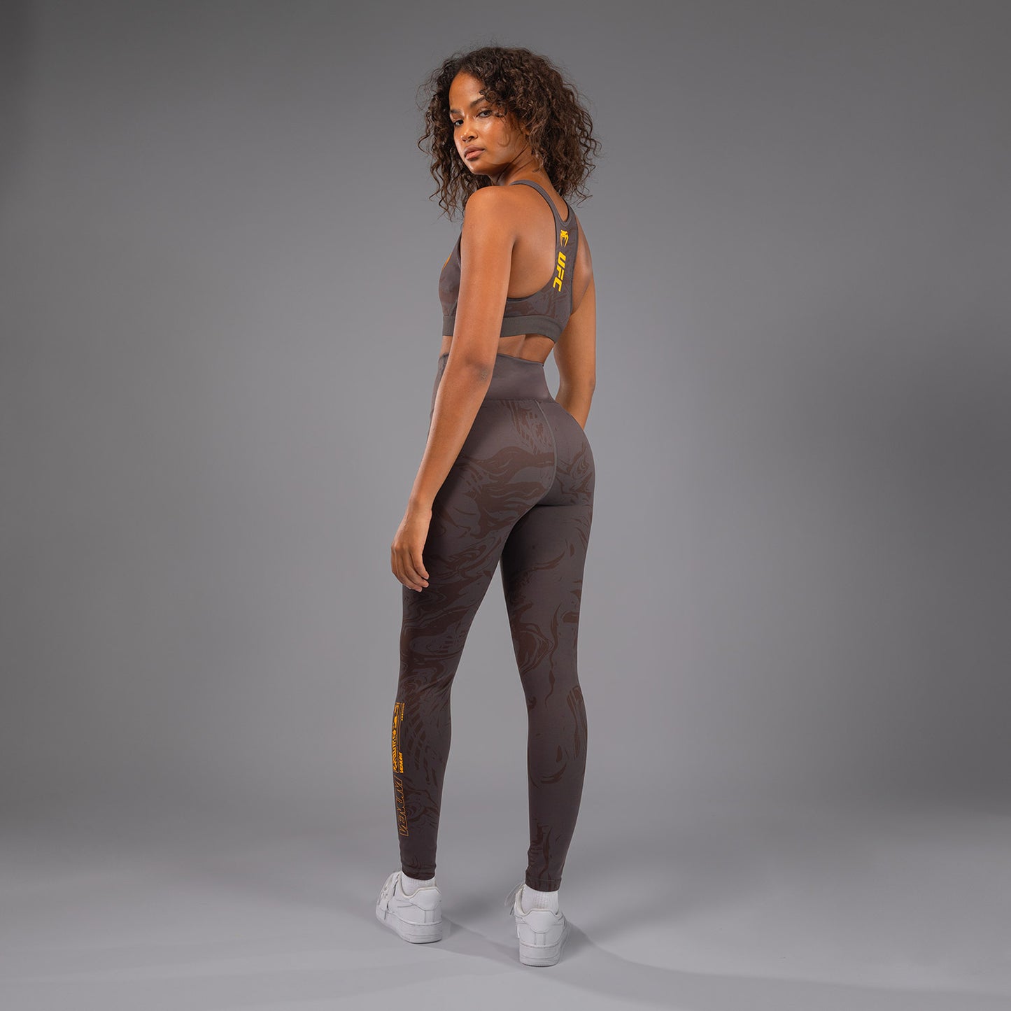 UFC Fusion by Venum Fight Week Leggings Performance per Donna - Marrone terra