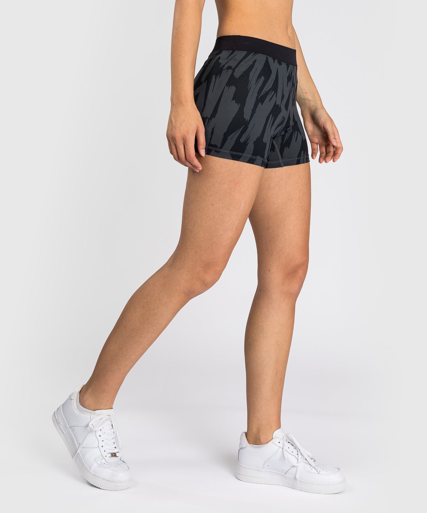 Venum Graffiti Shorts a Compressione da Donna - Carbone Urbano