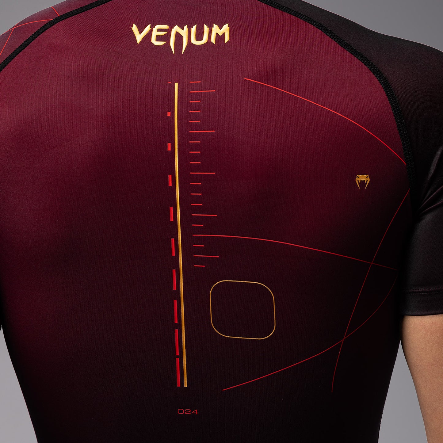Venum Tactical XT Rashguard a maniche corte - Nero/Bordeaux/Oro