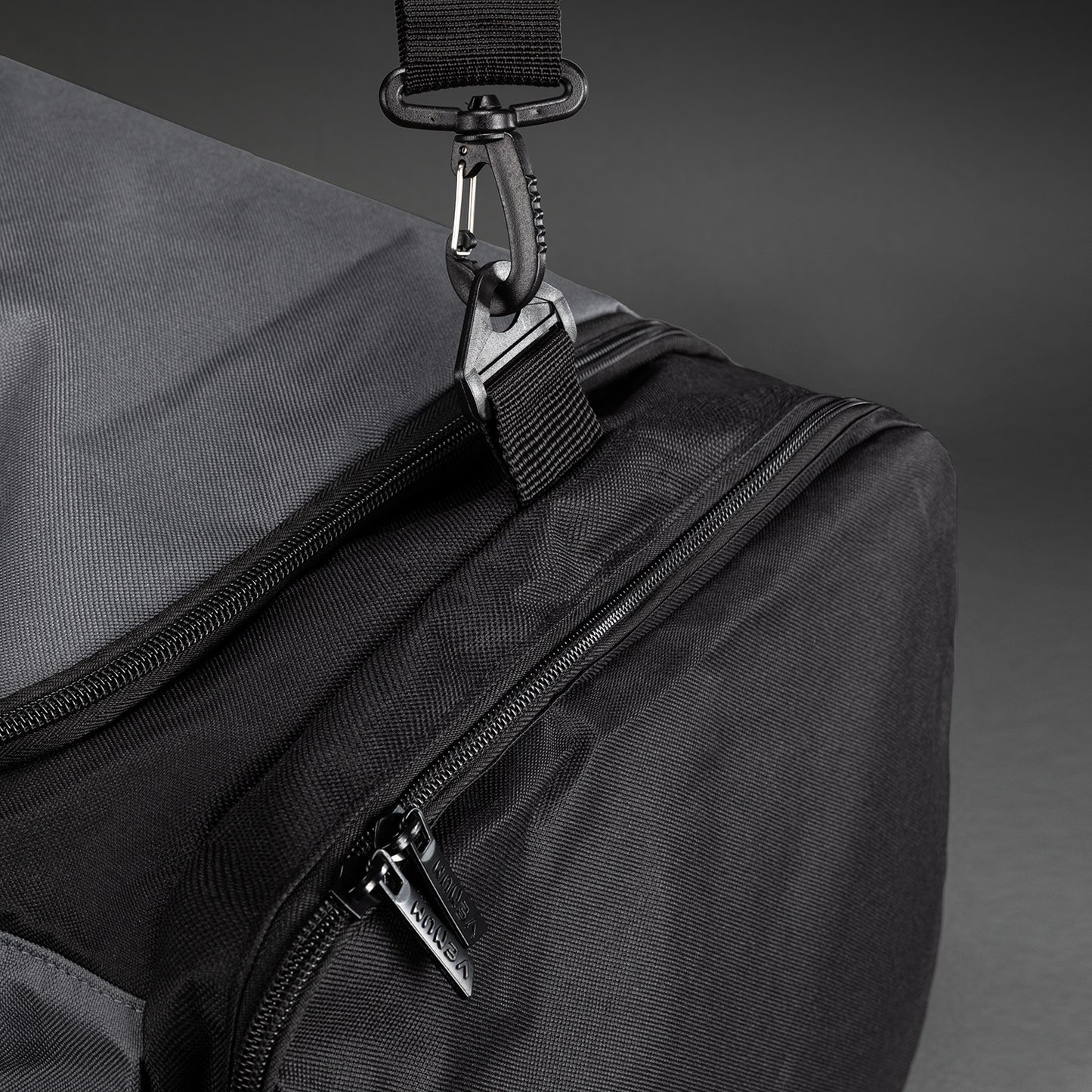 Venum Essential Borsa Sportiva (61 L) - Grigio/Nero