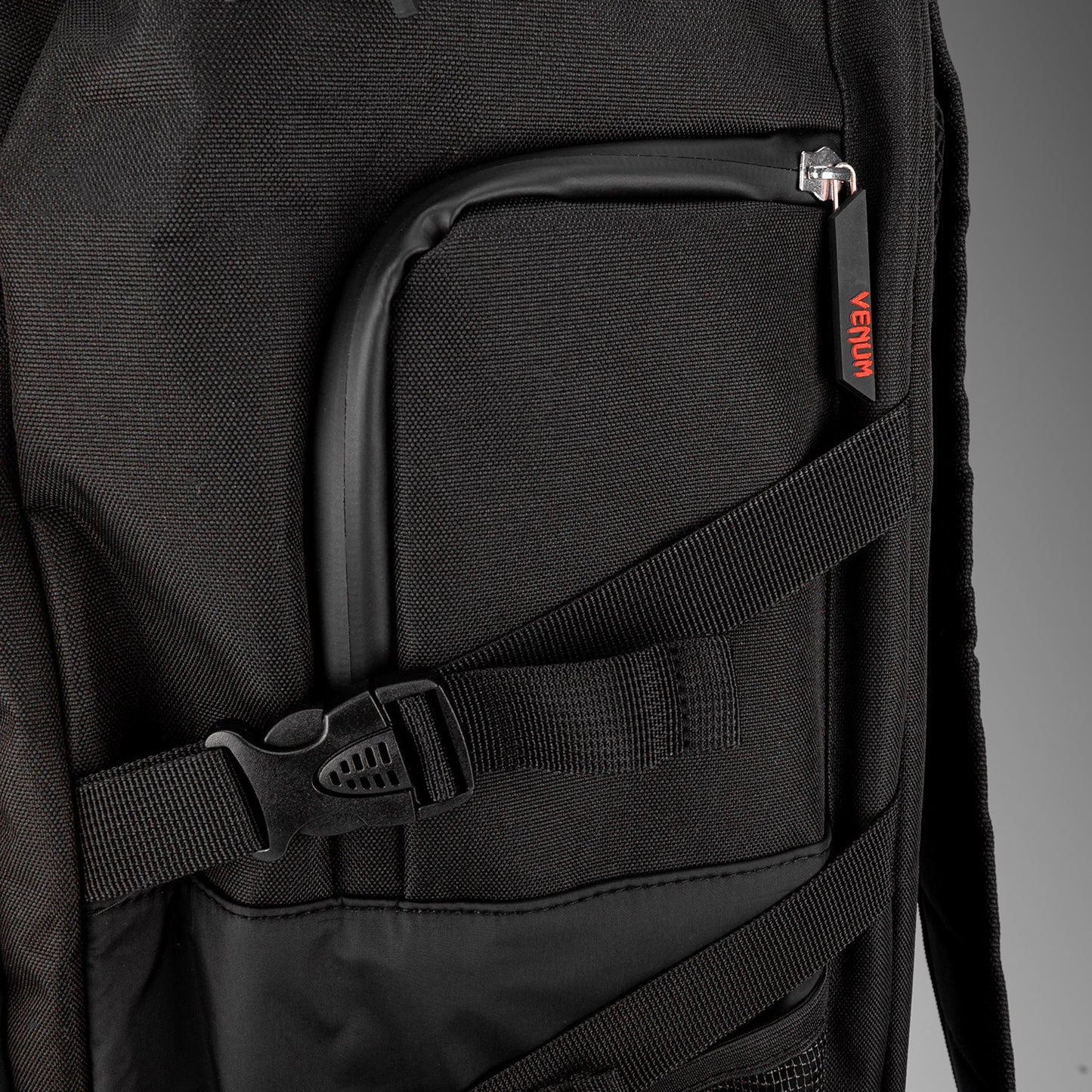 Venum Challenger Xtrem Evo Zaino (50-63L) – Nero/Rosso
