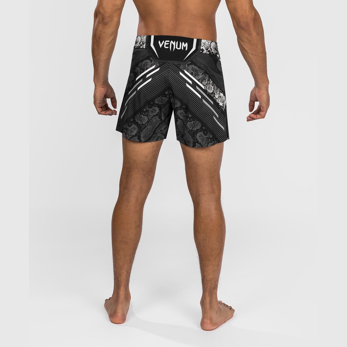 Pantaloncini da combattimento UFC Adrenaline by Venum personalizzati Authentic Fight Night Uomo - Short Fit – Nero