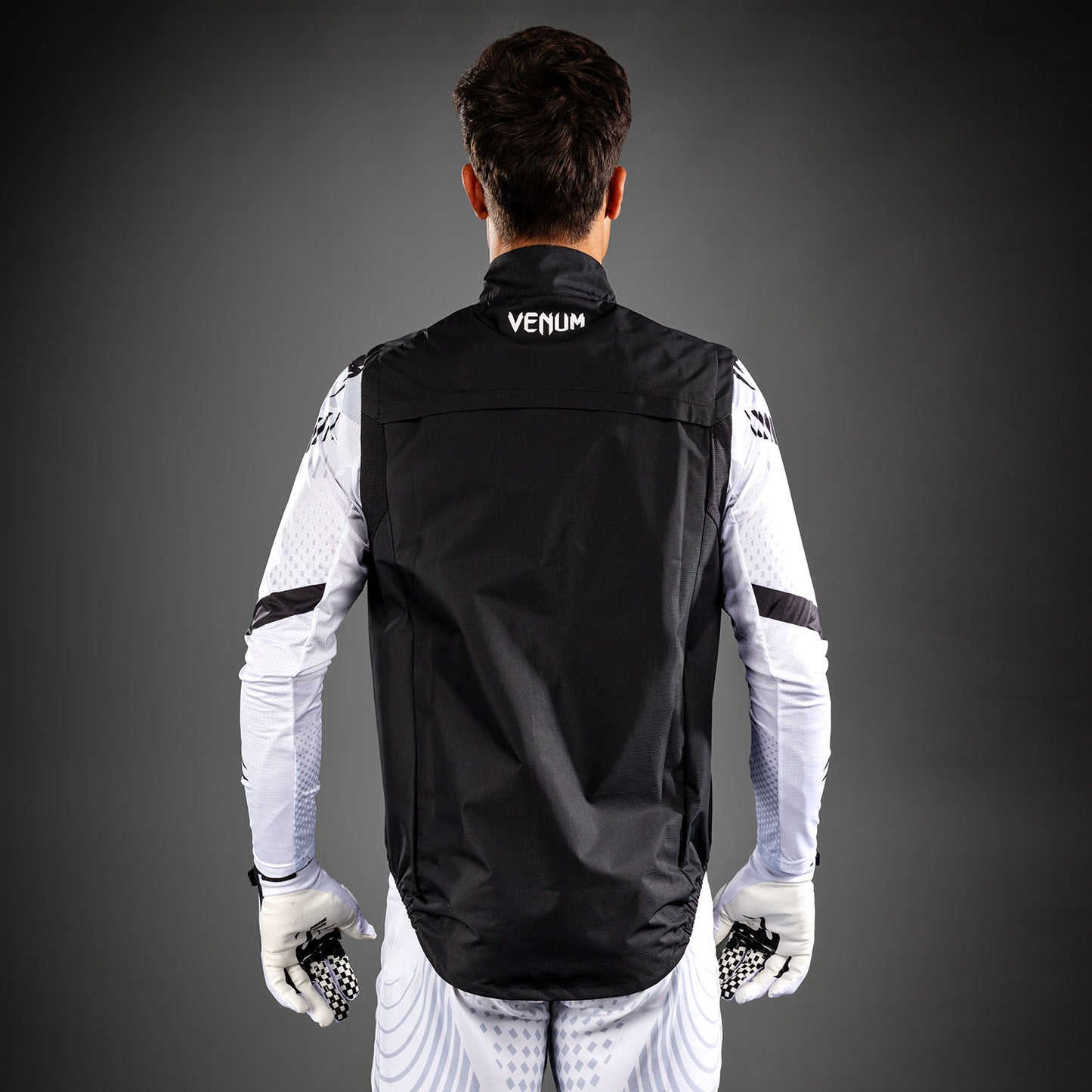 Venum MX Basics Gilet antivento - Nero/Bianco