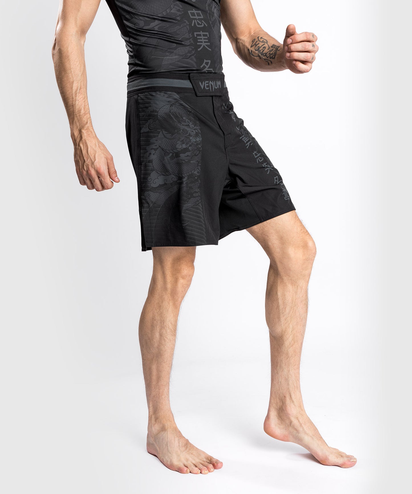 Pantaloncini da combattimento Venum YKZ21 - Nero/Nero