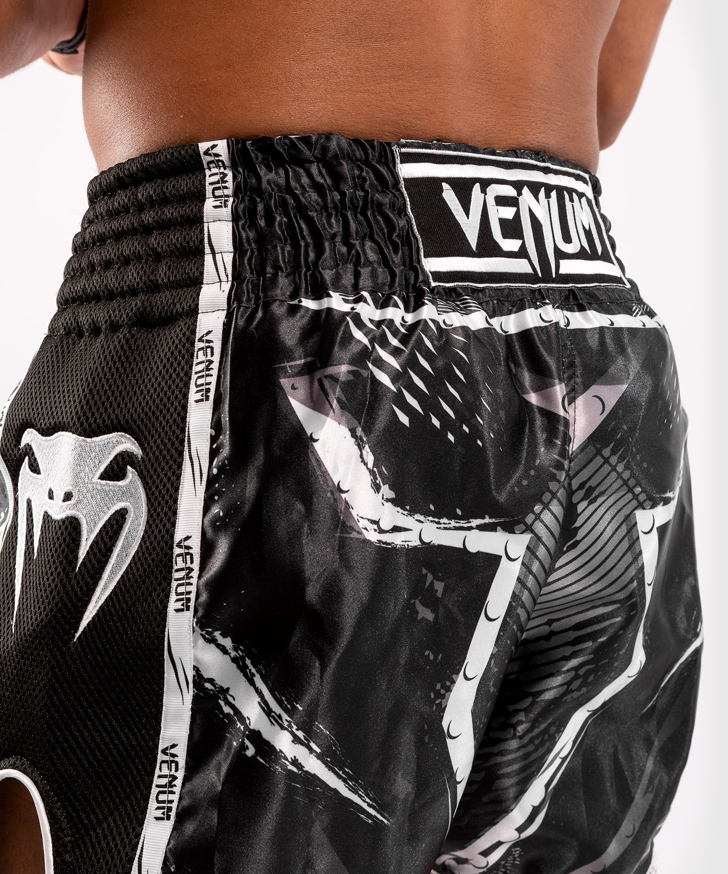Pantaloncini da Muay Thai Venum GLDTR 4.0