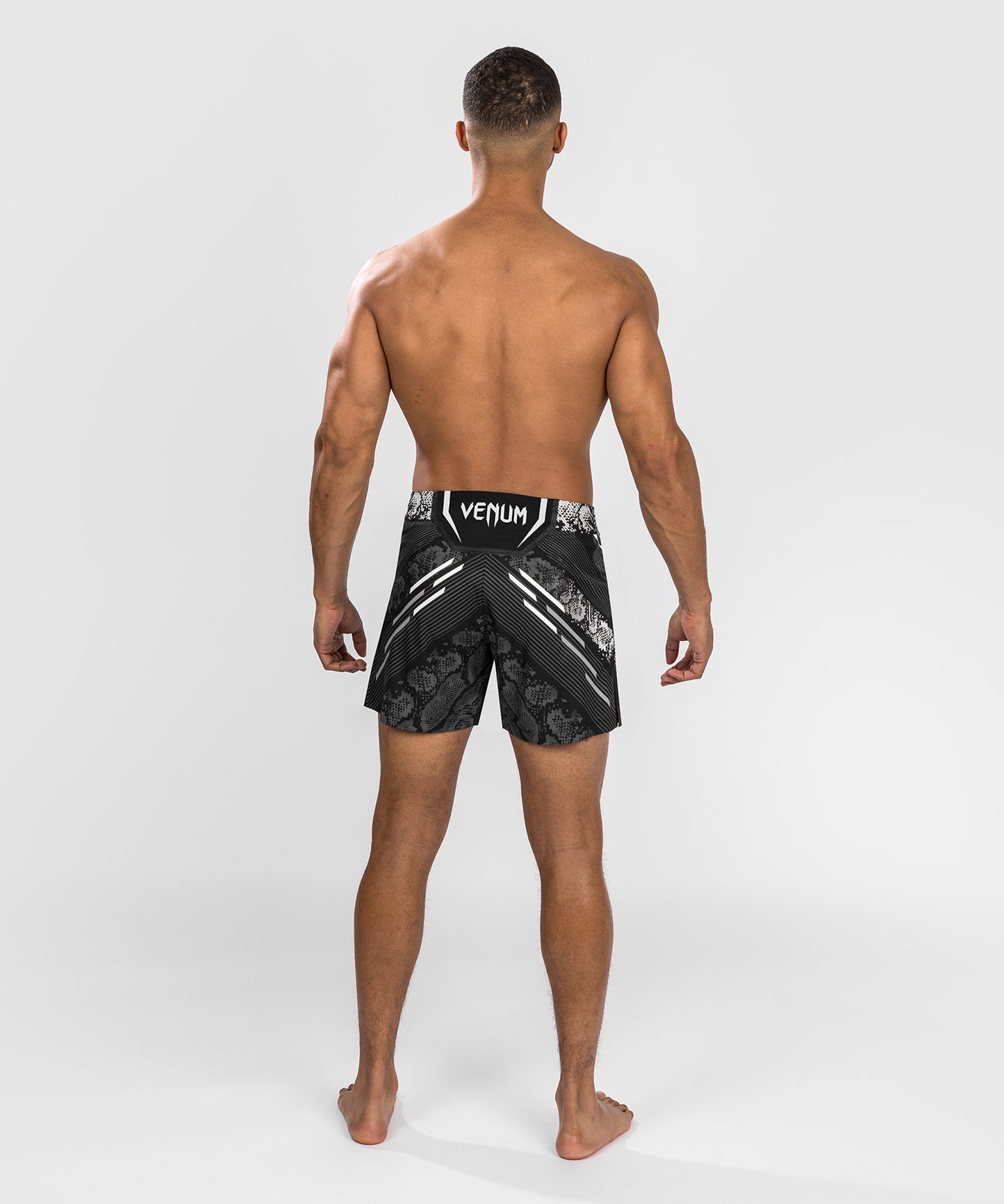 UFC Adrenaline by Venum Authentic Fight Night Pantaloncini da Combattimento da Uomo - Vestibilità Corta - Nero