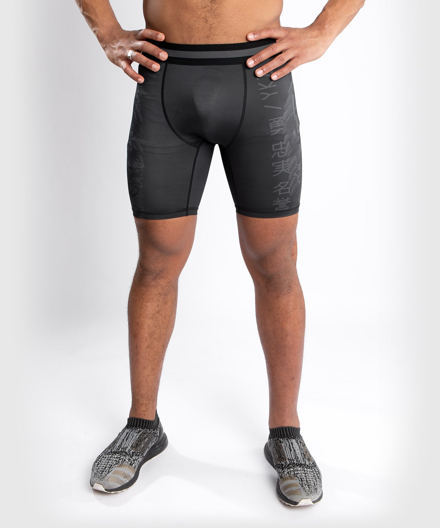 Venum YKZ21 Pantaloncini Vale Tudo - Neri/Neri