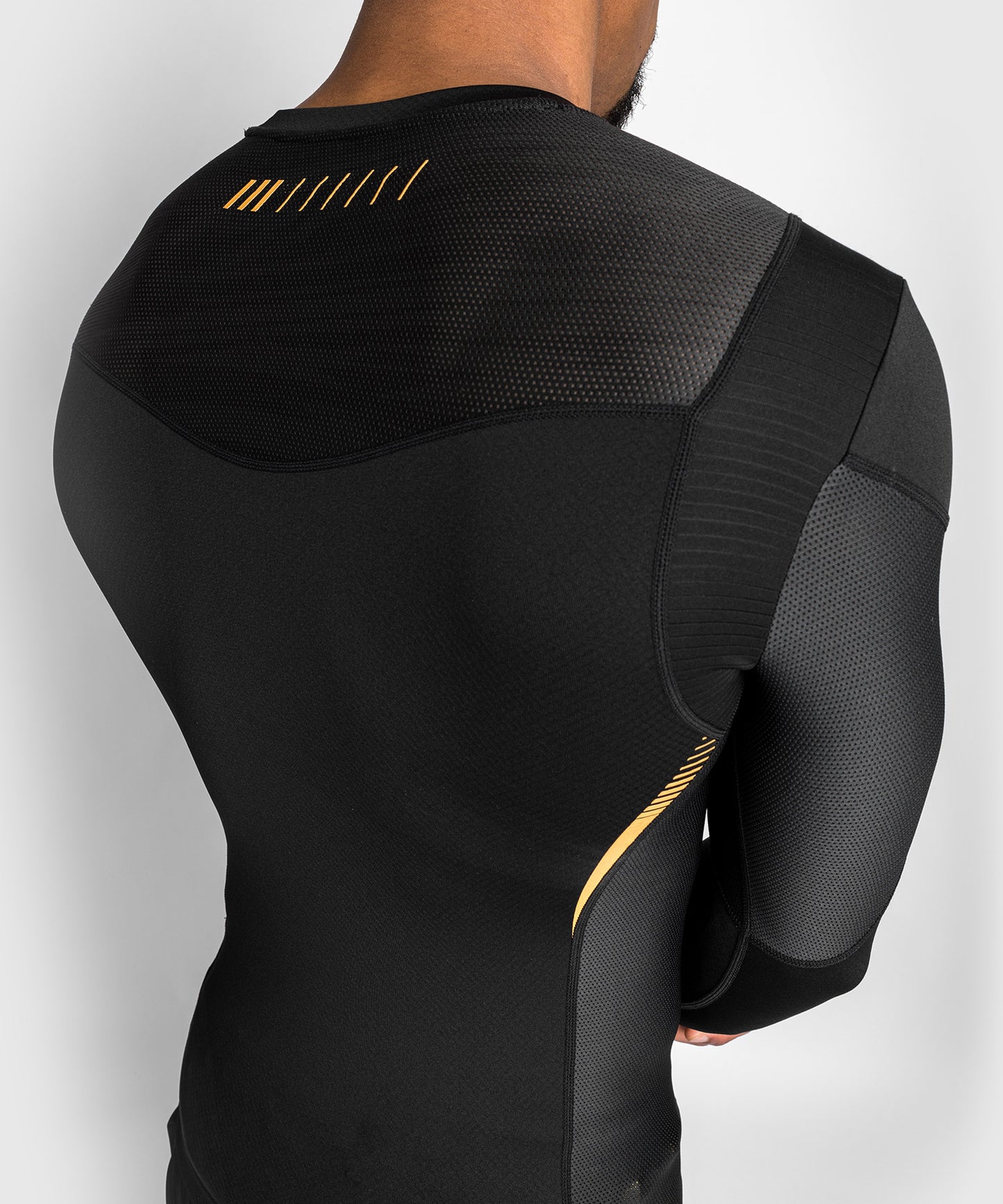 T-shirt a compressione Venum Tempest 2.0 (a manica lunga) - nero/oro