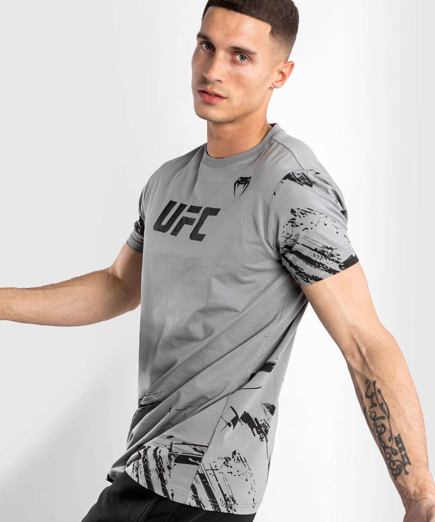 T-Shirt UFC Venum Authentic Fight Week 2.0 - Maniche corte - grigio