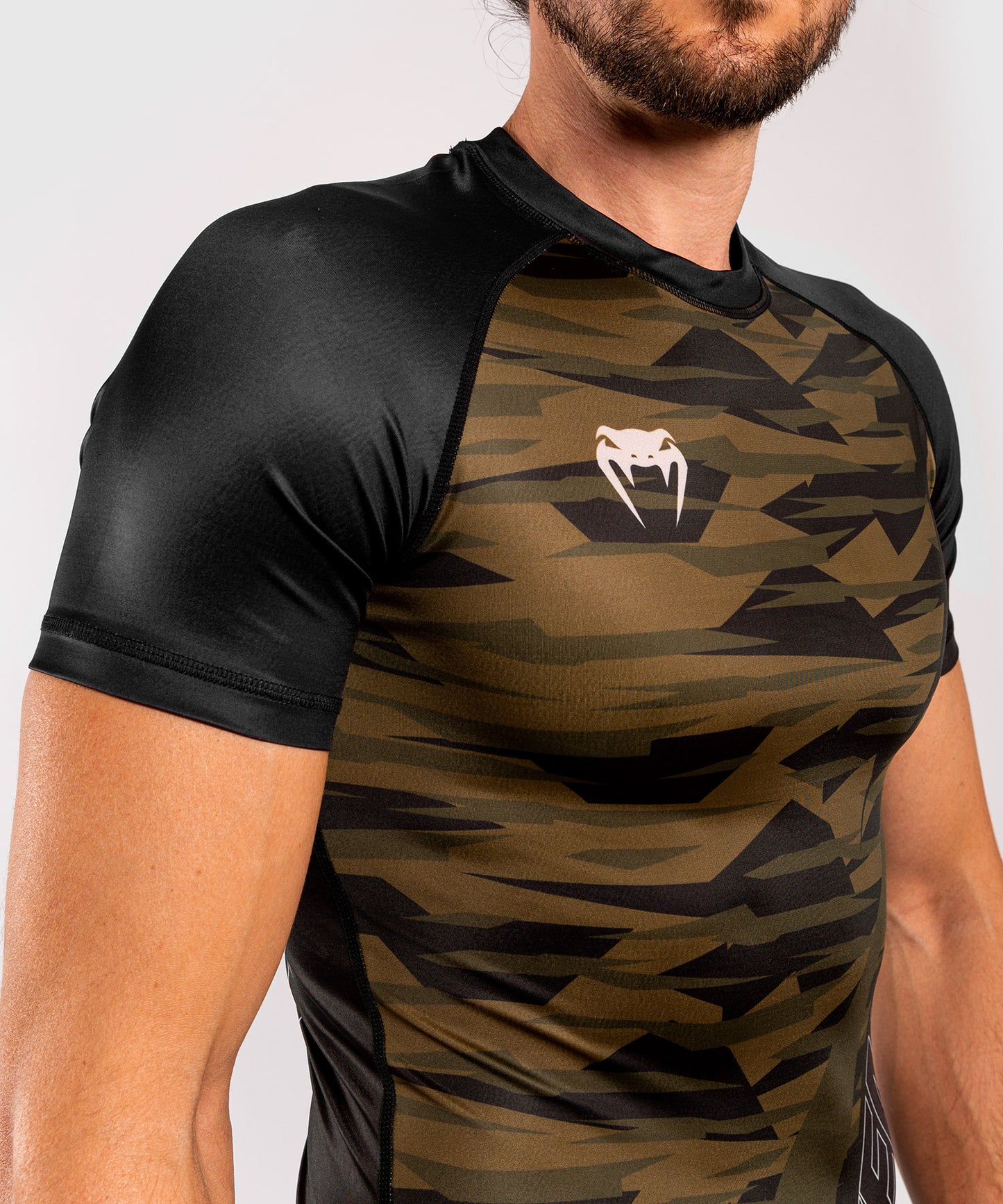 Rashguard Venum Contender 5.0 - maniche corte - Camo cachi