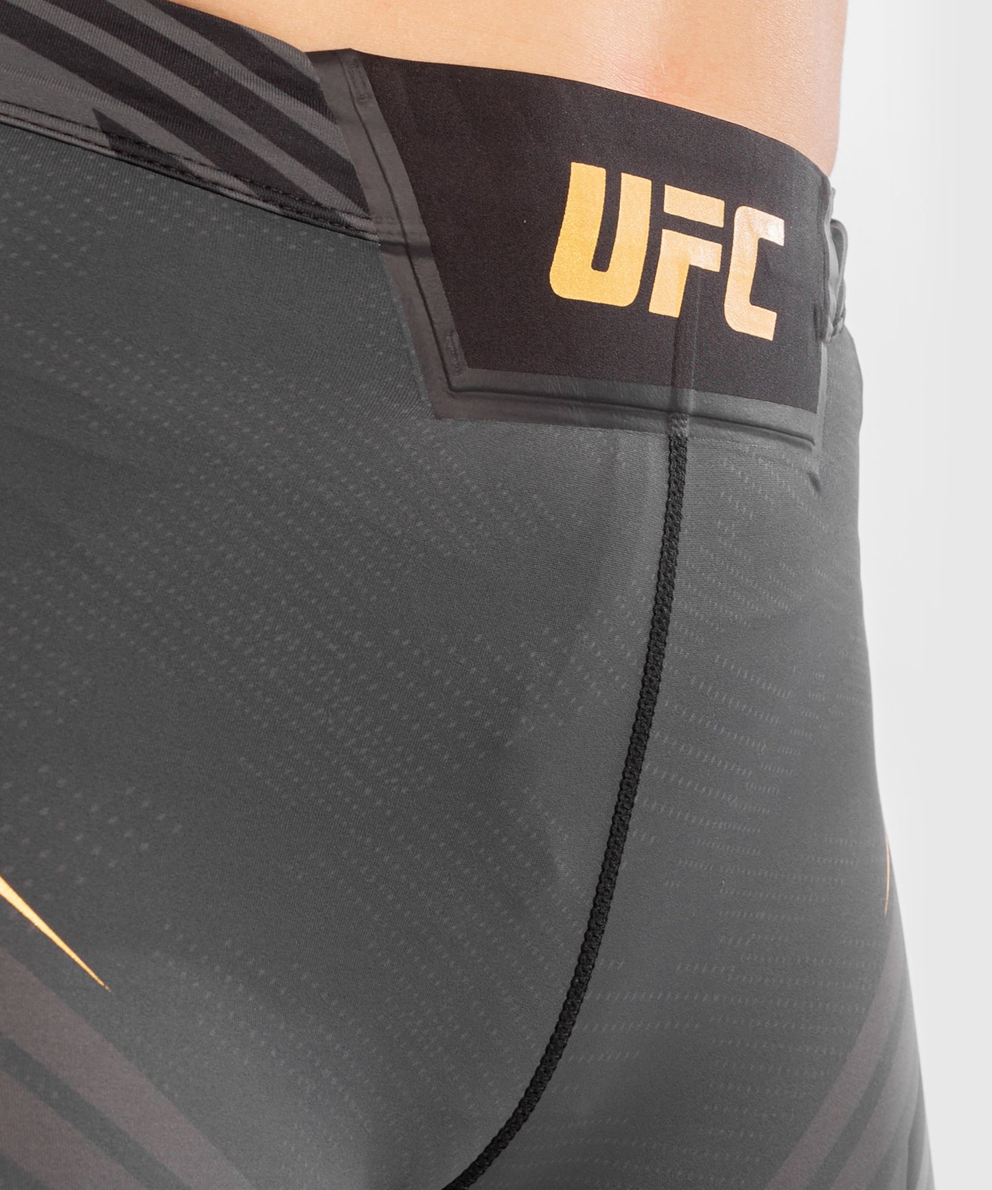 Pantaloncini da Vale Tudo Donna UFC Venum Authentic Fight Night - Vestibilità Lunga - Campione